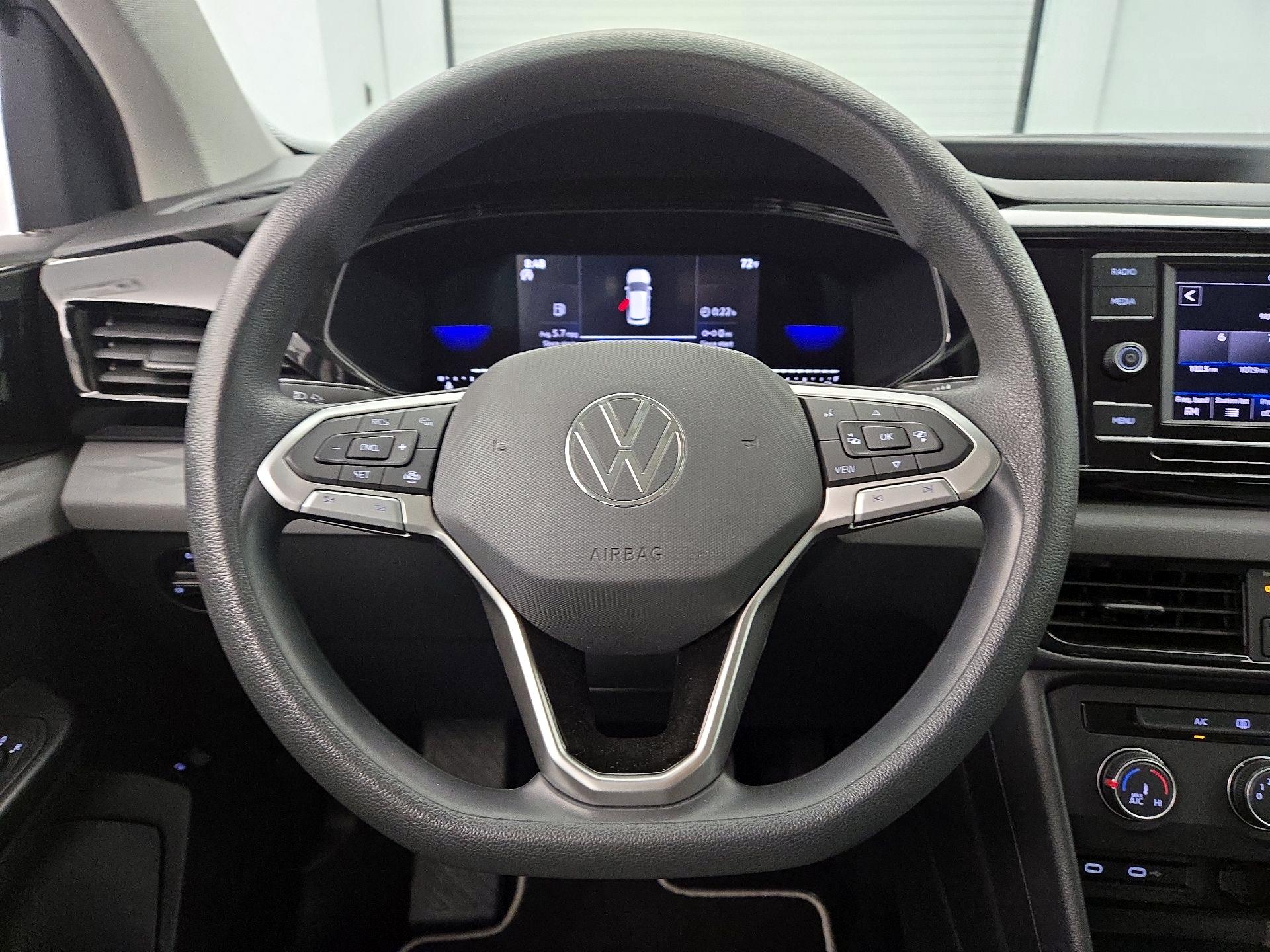 Thumbnail: 2022 Volkswagen Taos - 10