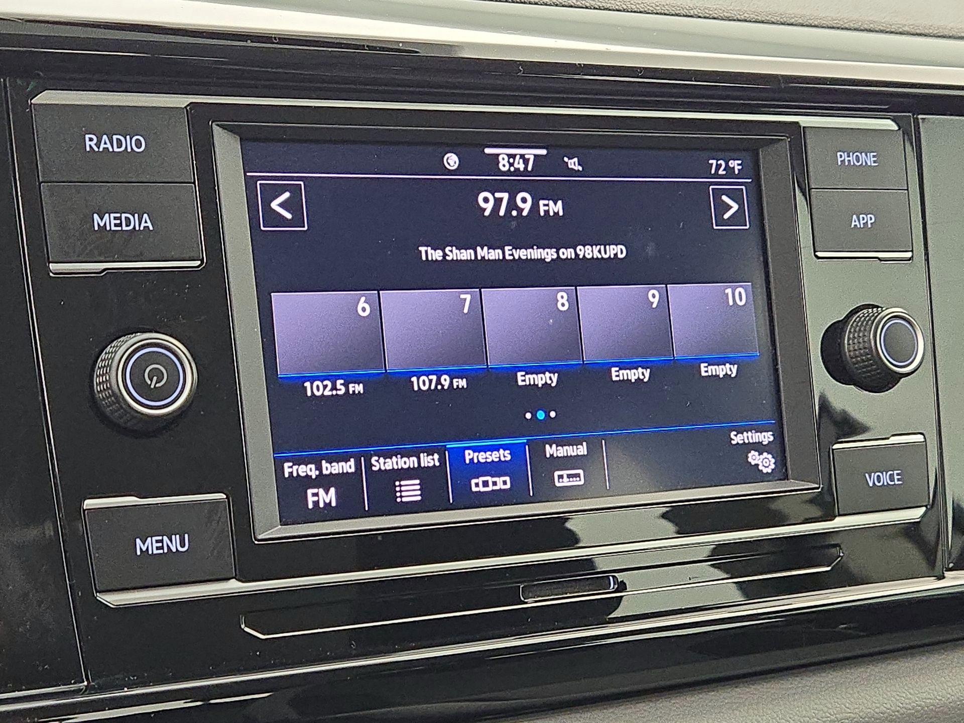 Thumbnail: 2022 Volkswagen Taos - 15