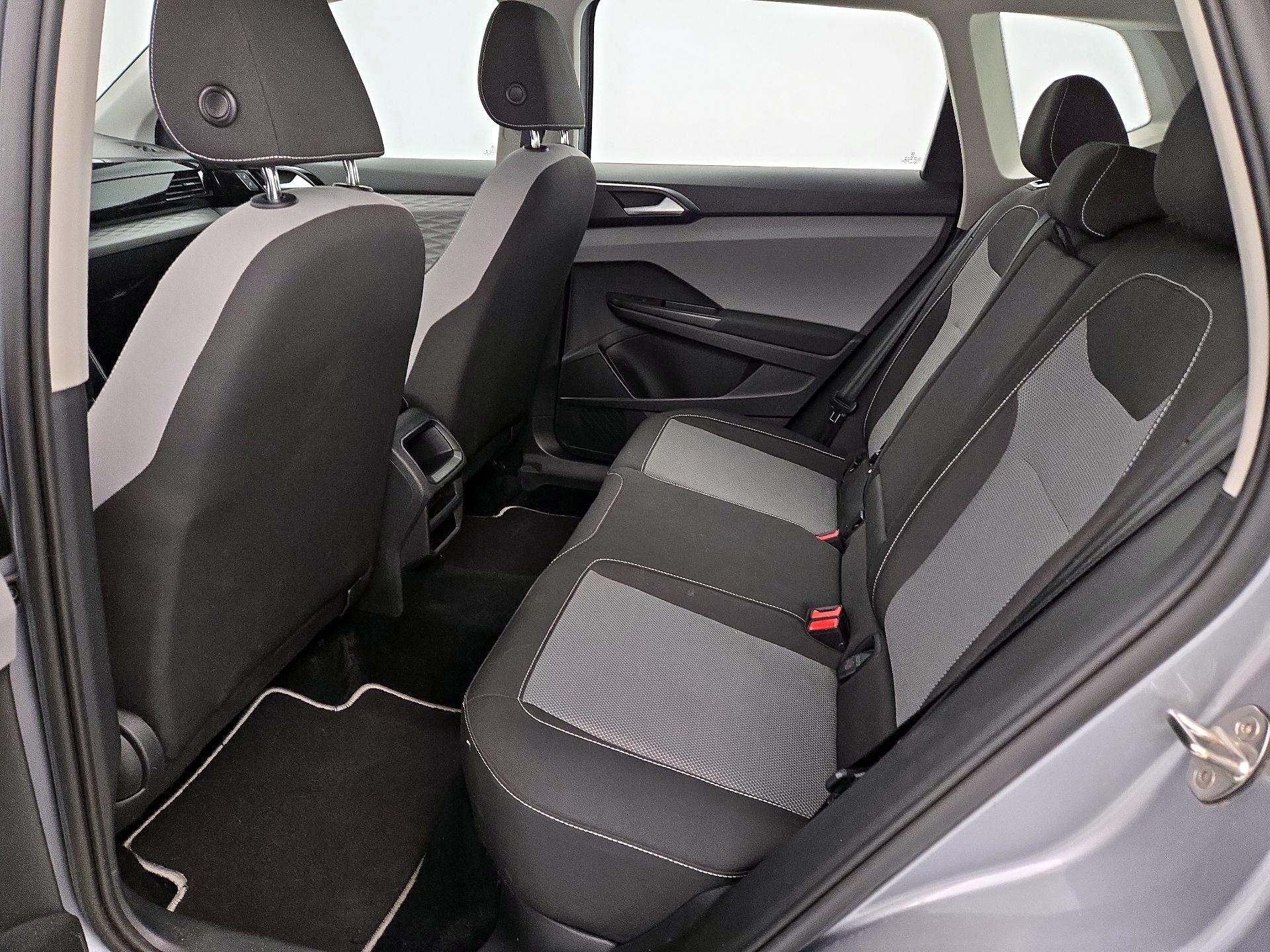 Thumbnail: 2022 Volkswagen Taos - 19