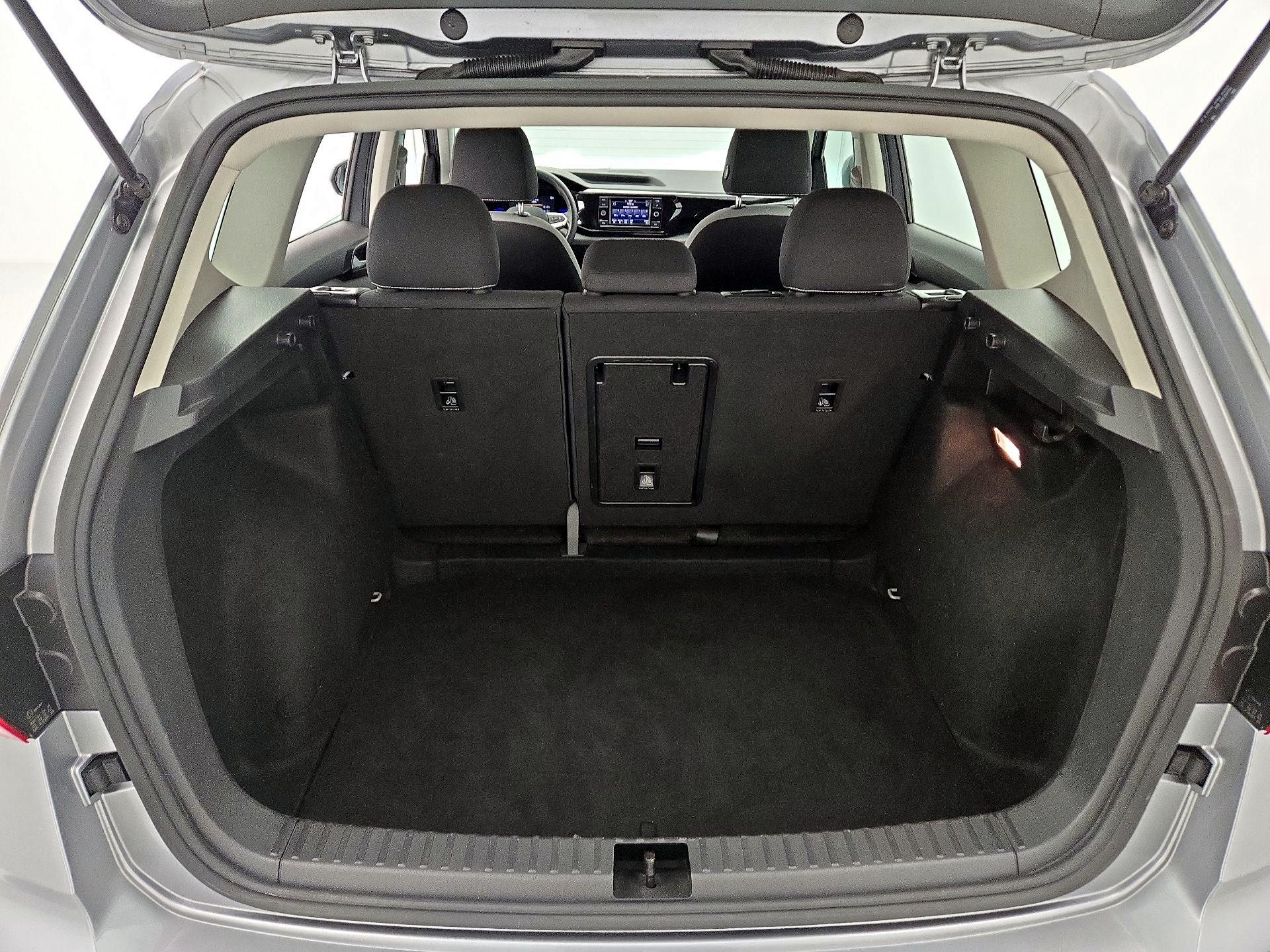 Thumbnail: 2022 Volkswagen Taos - 20