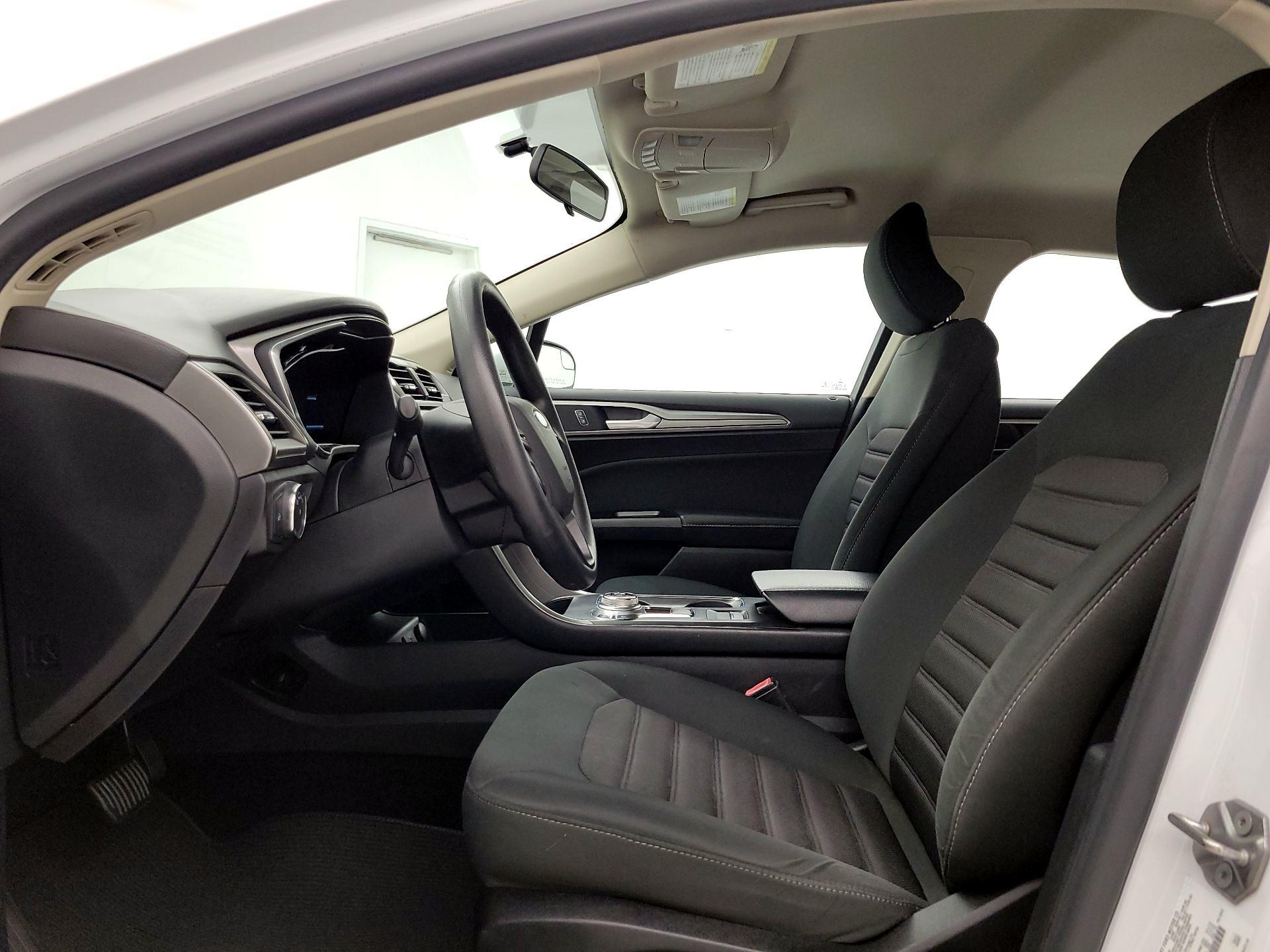 Thumbnail: 2017 Ford Fusion - 11