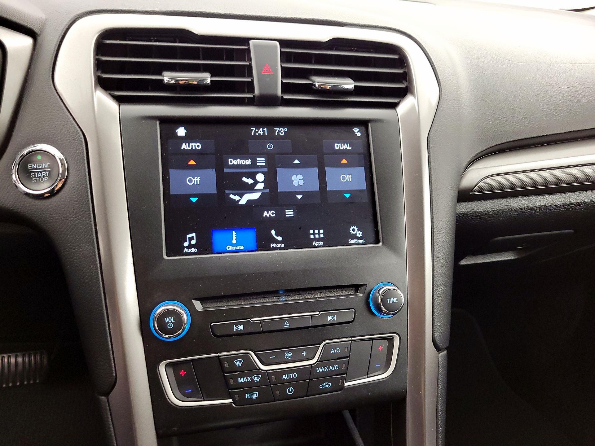 Thumbnail: 2017 Ford Fusion - 16