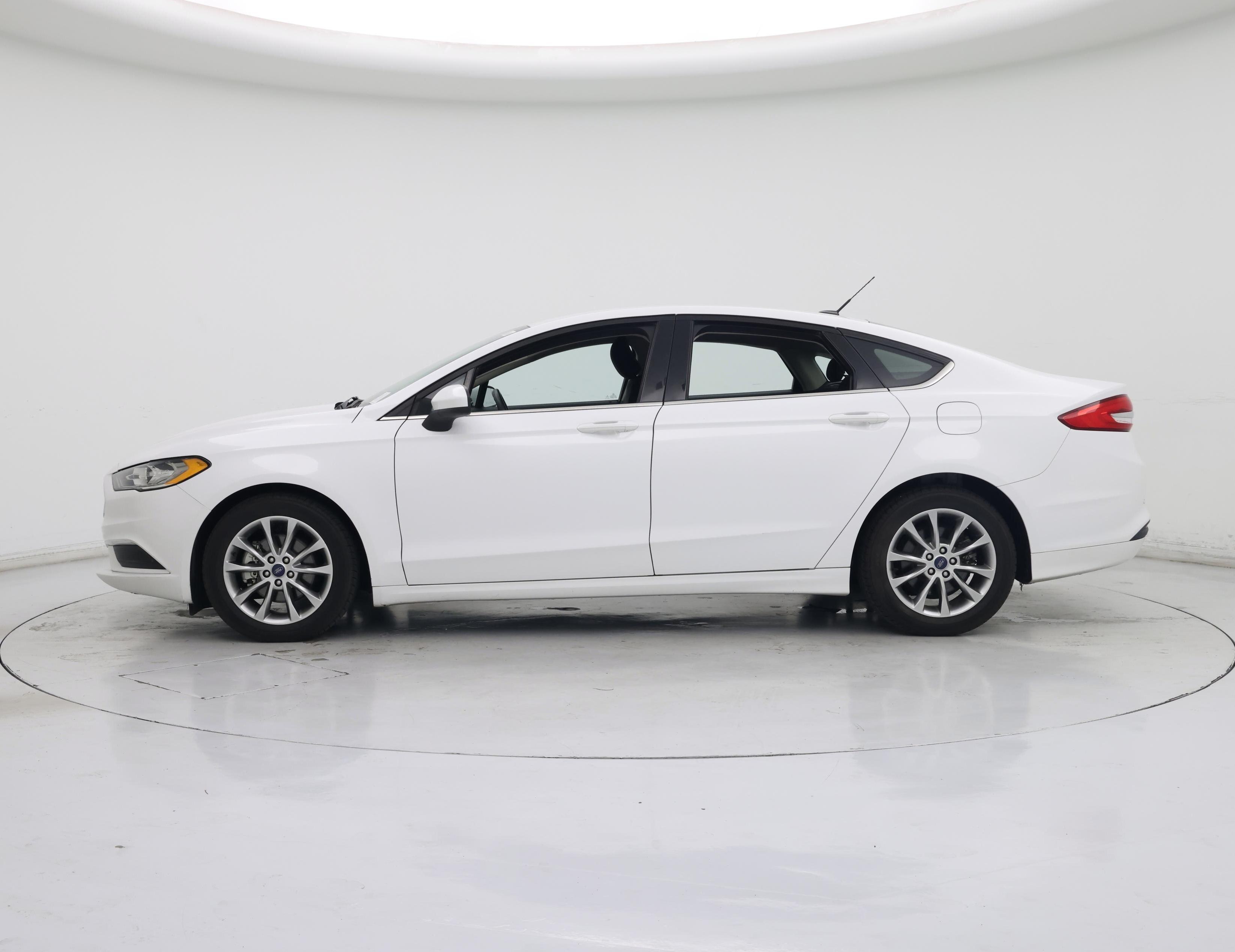 Thumbnail: 2017 Ford Fusion - 3