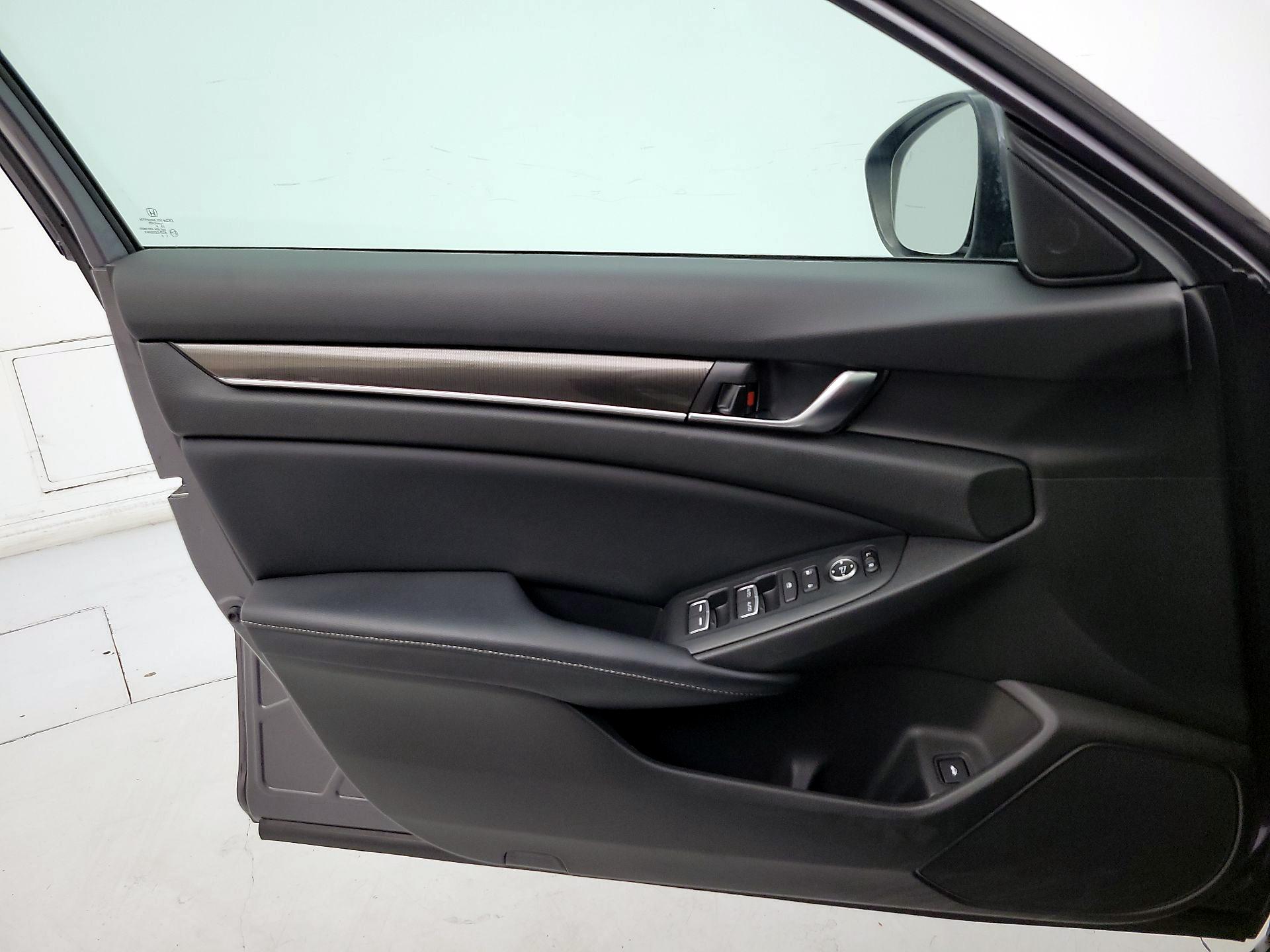 Thumbnail: 2018 Honda Accord - 12