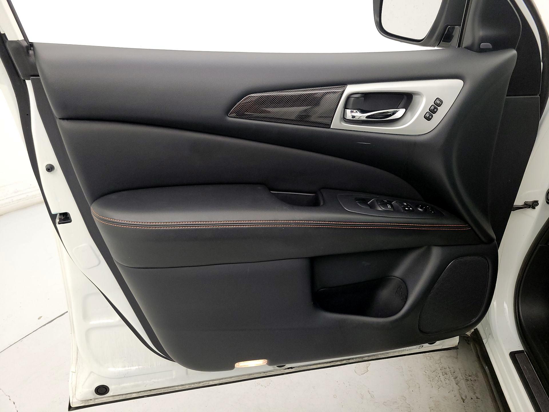 Thumbnail: 2019 Nissan Pathfinder - 12