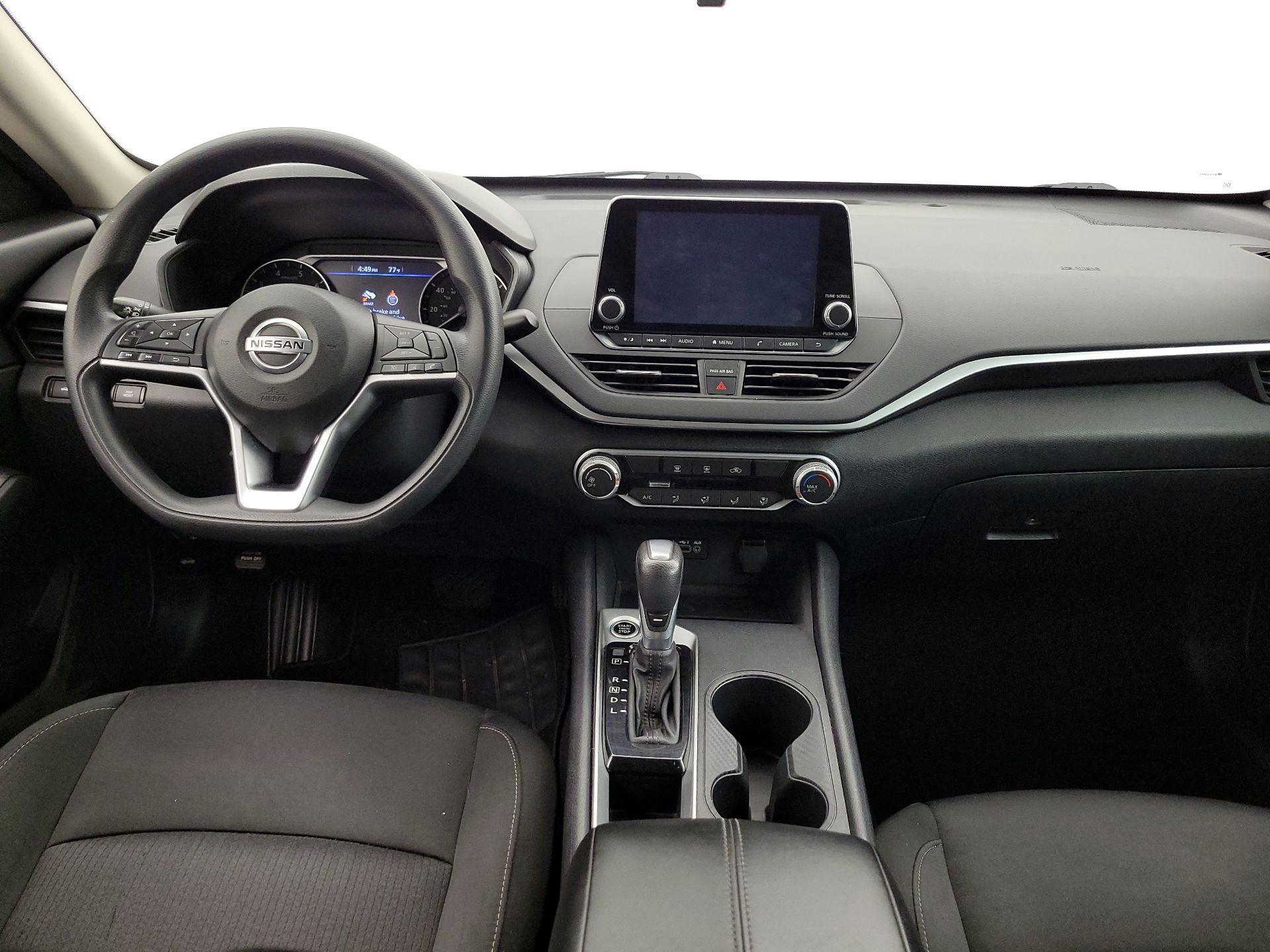 Thumbnail: 2020 Nissan Altima - 9