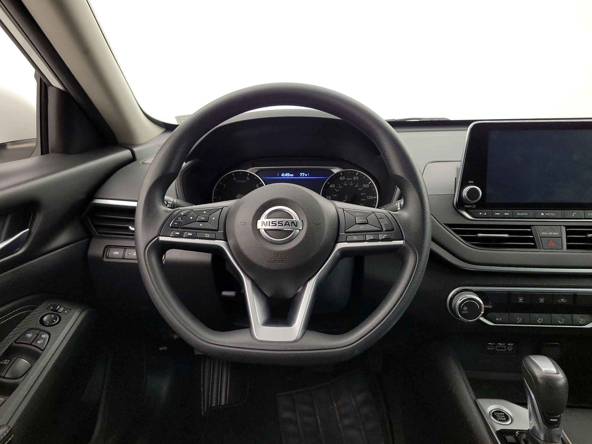 Thumbnail: 2020 Nissan Altima - 10