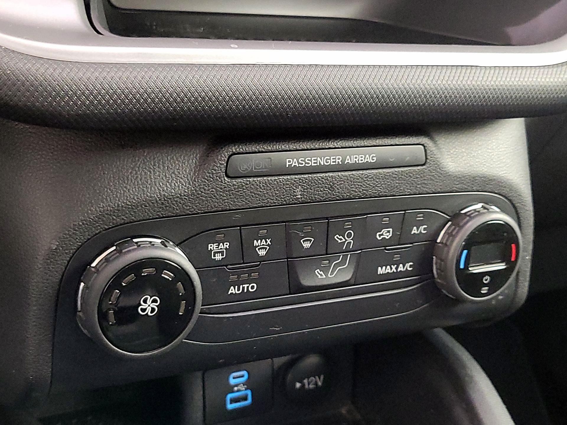 Thumbnail: 2021 Ford Bronco Sport - 16