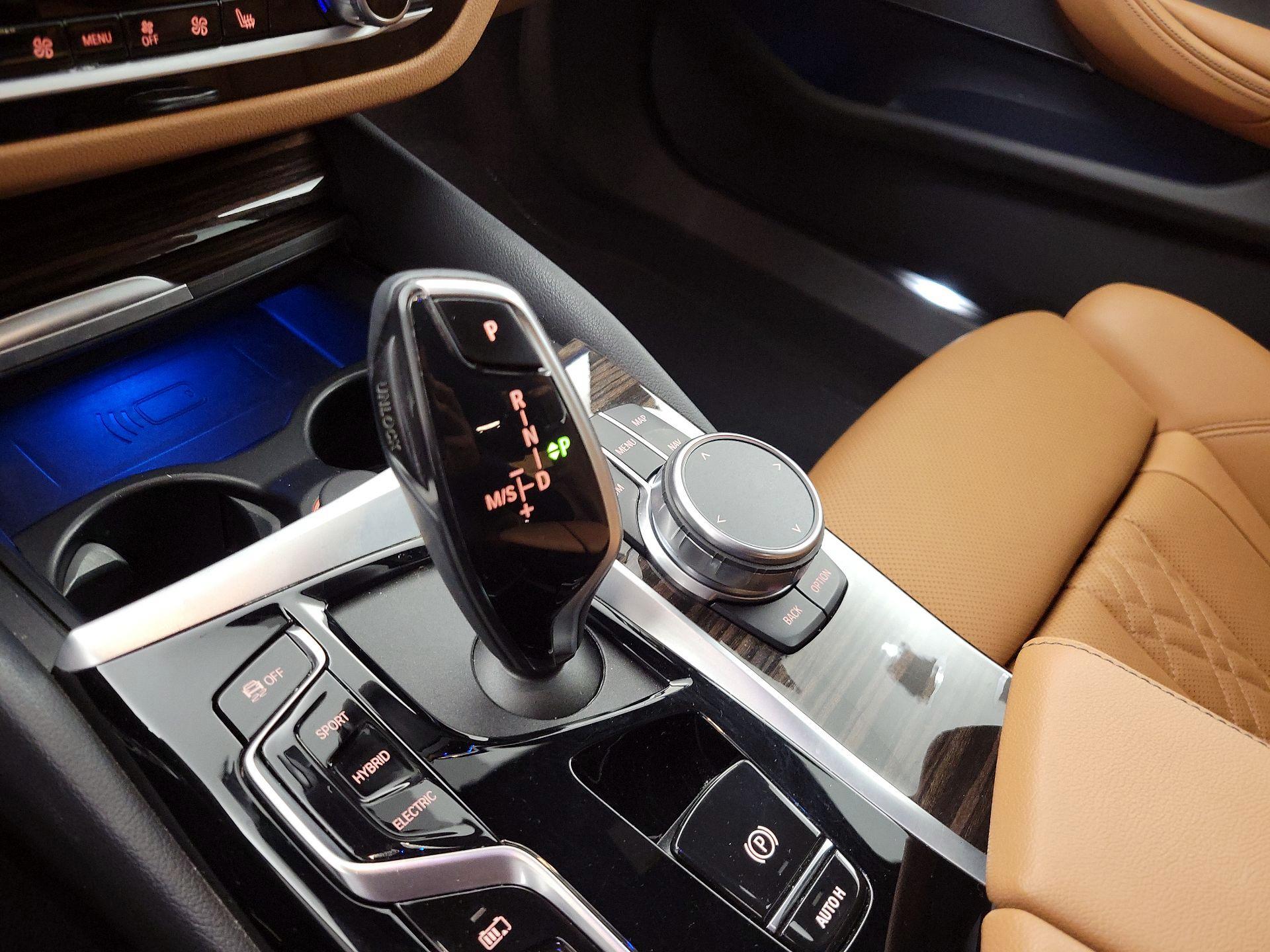 Thumbnail: 2022 BMW 5 Series - 18