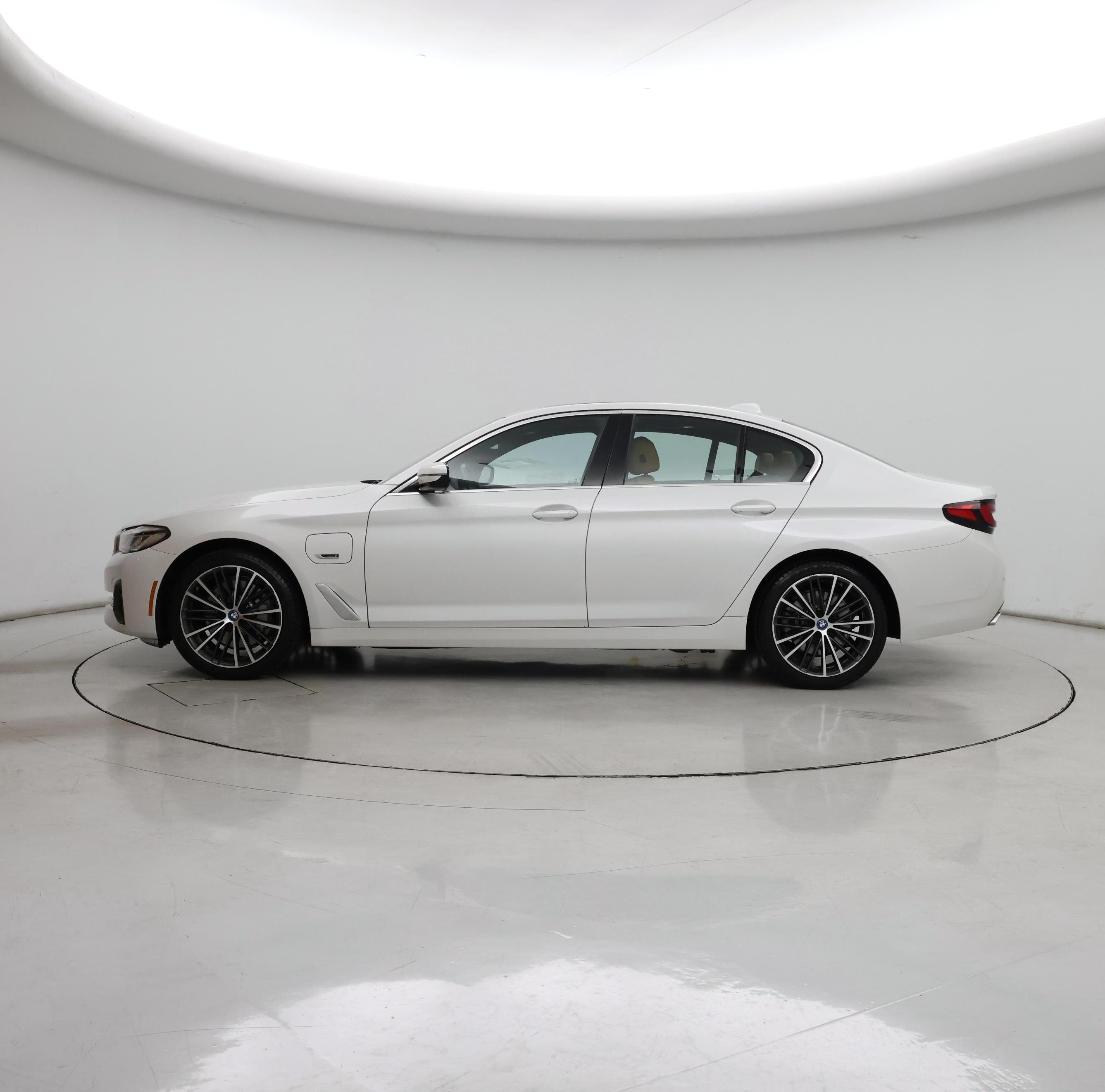 Thumbnail: 2022 BMW 5 Series - 3