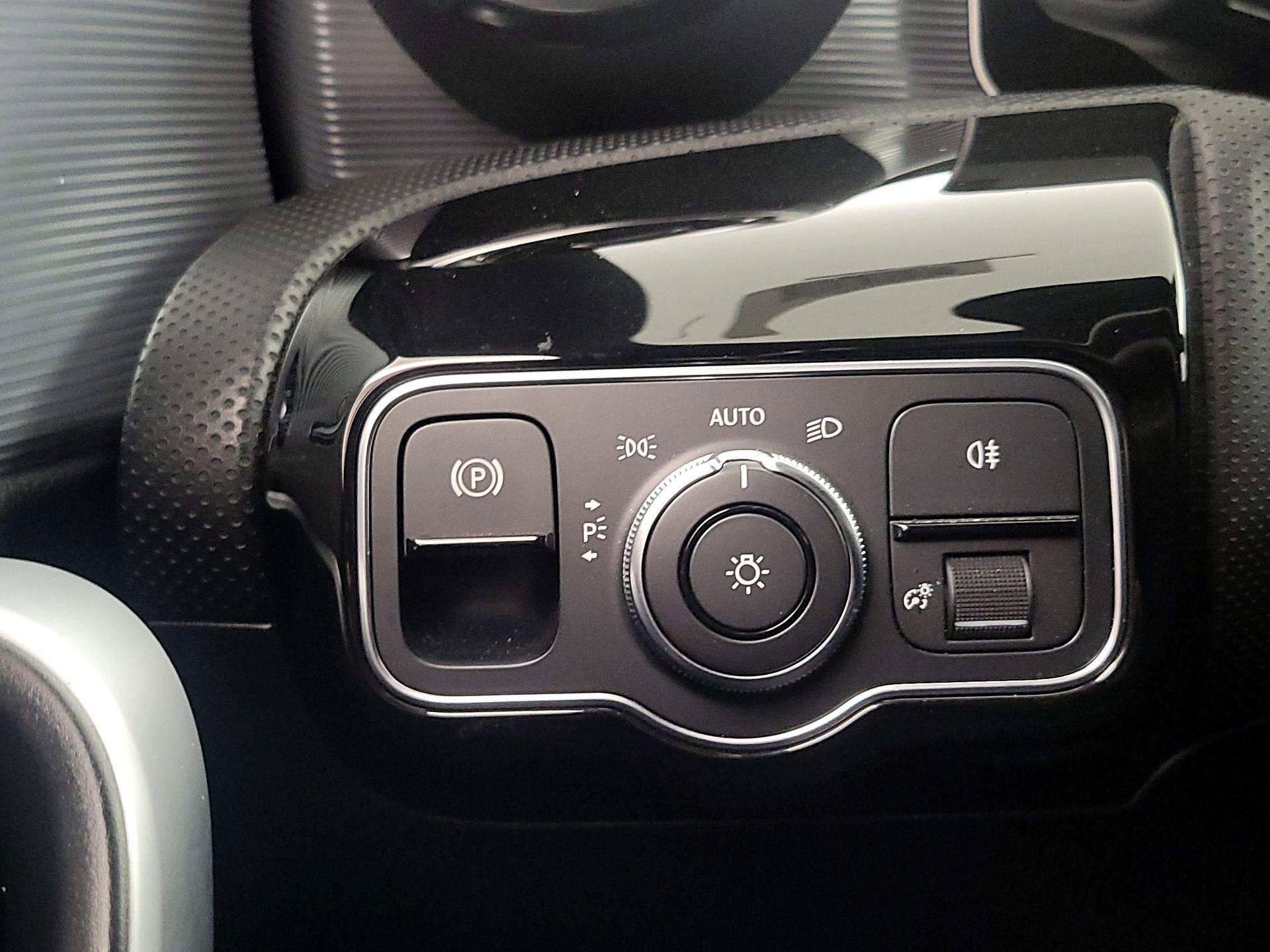 Thumbnail: 2020 Mercedes-Benz A-Class - 13