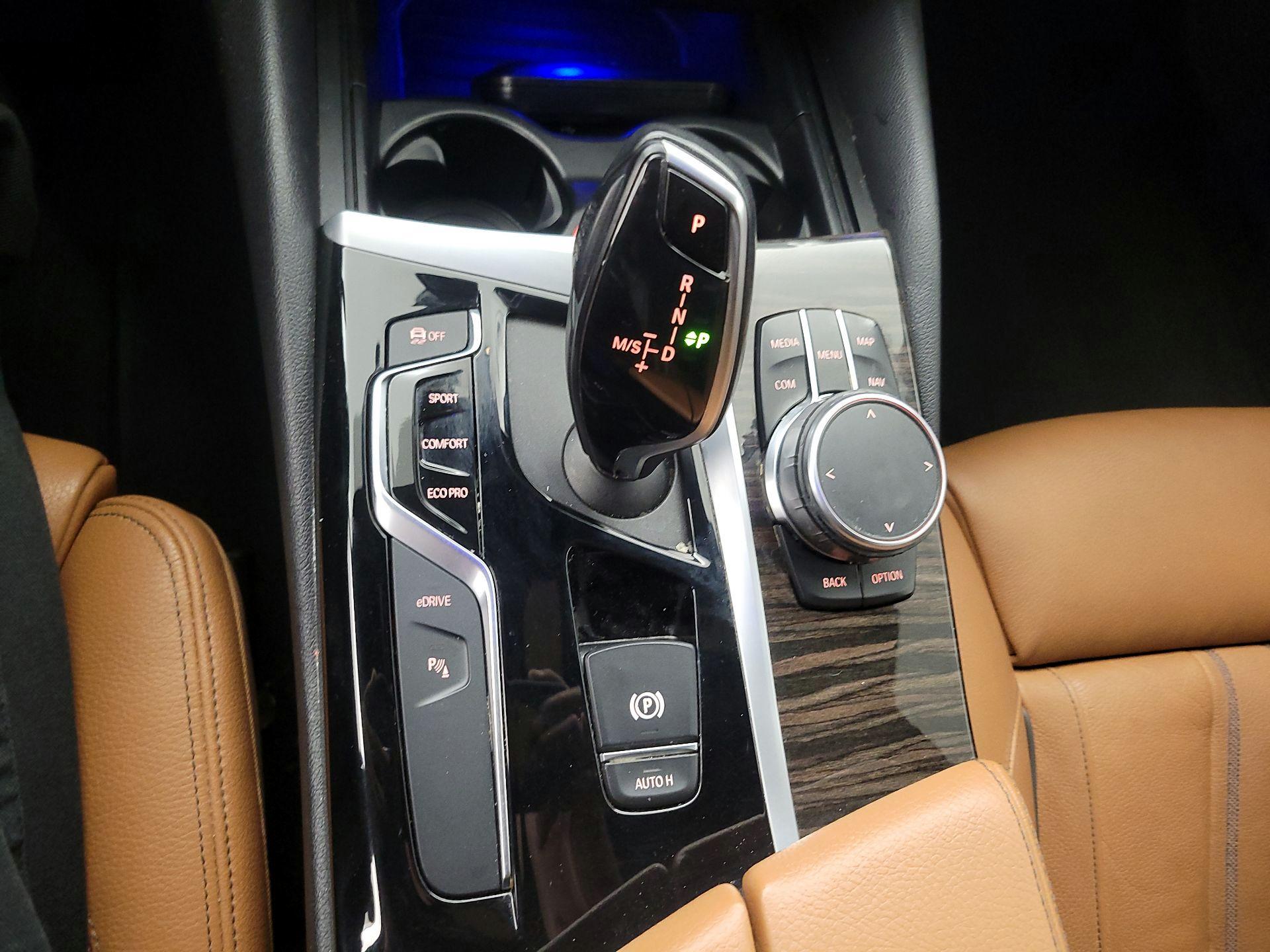 Thumbnail: 2020 BMW 5 Series - 18