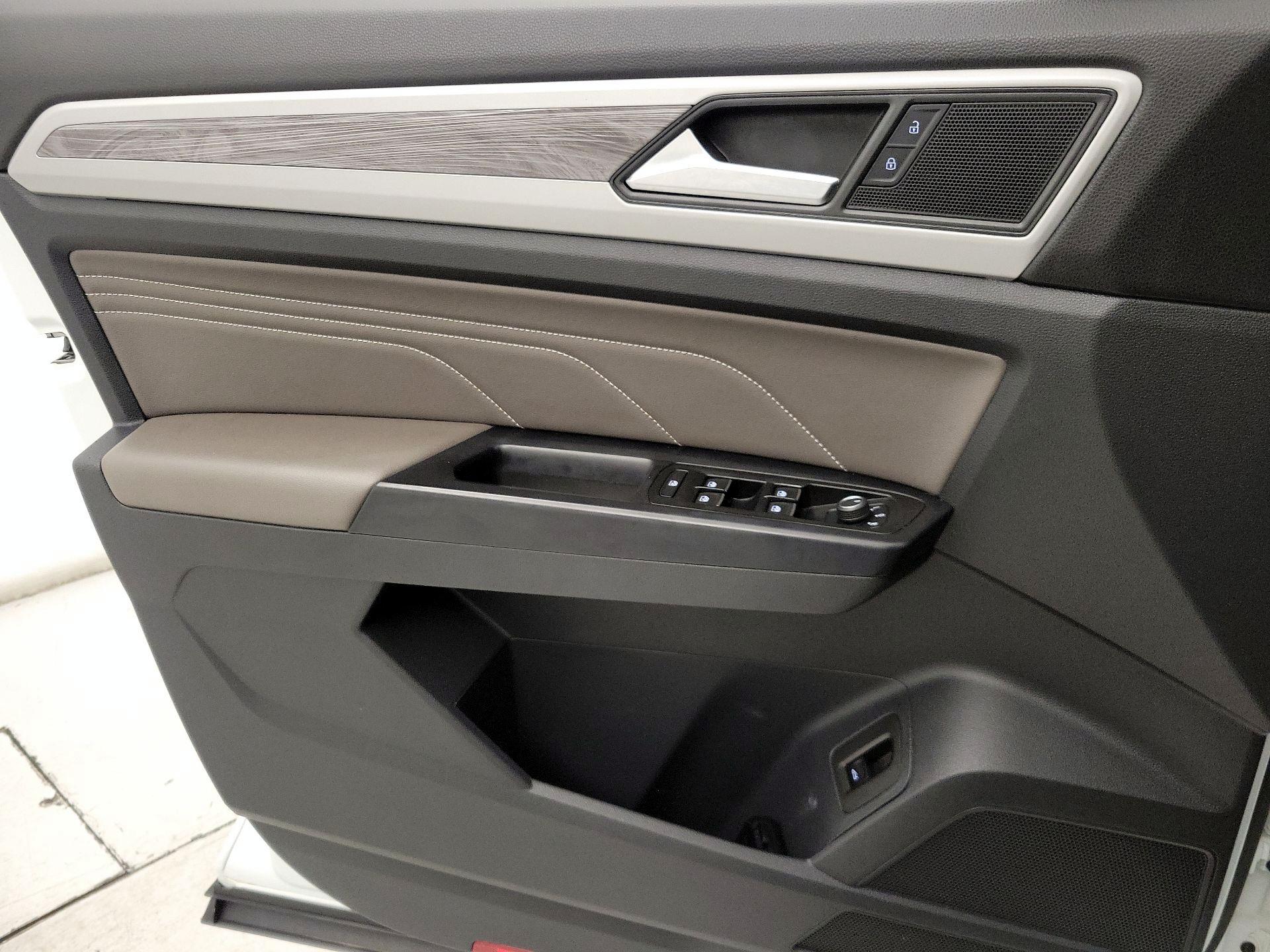 Thumbnail: 2021 Volkswagen Atlas - 12