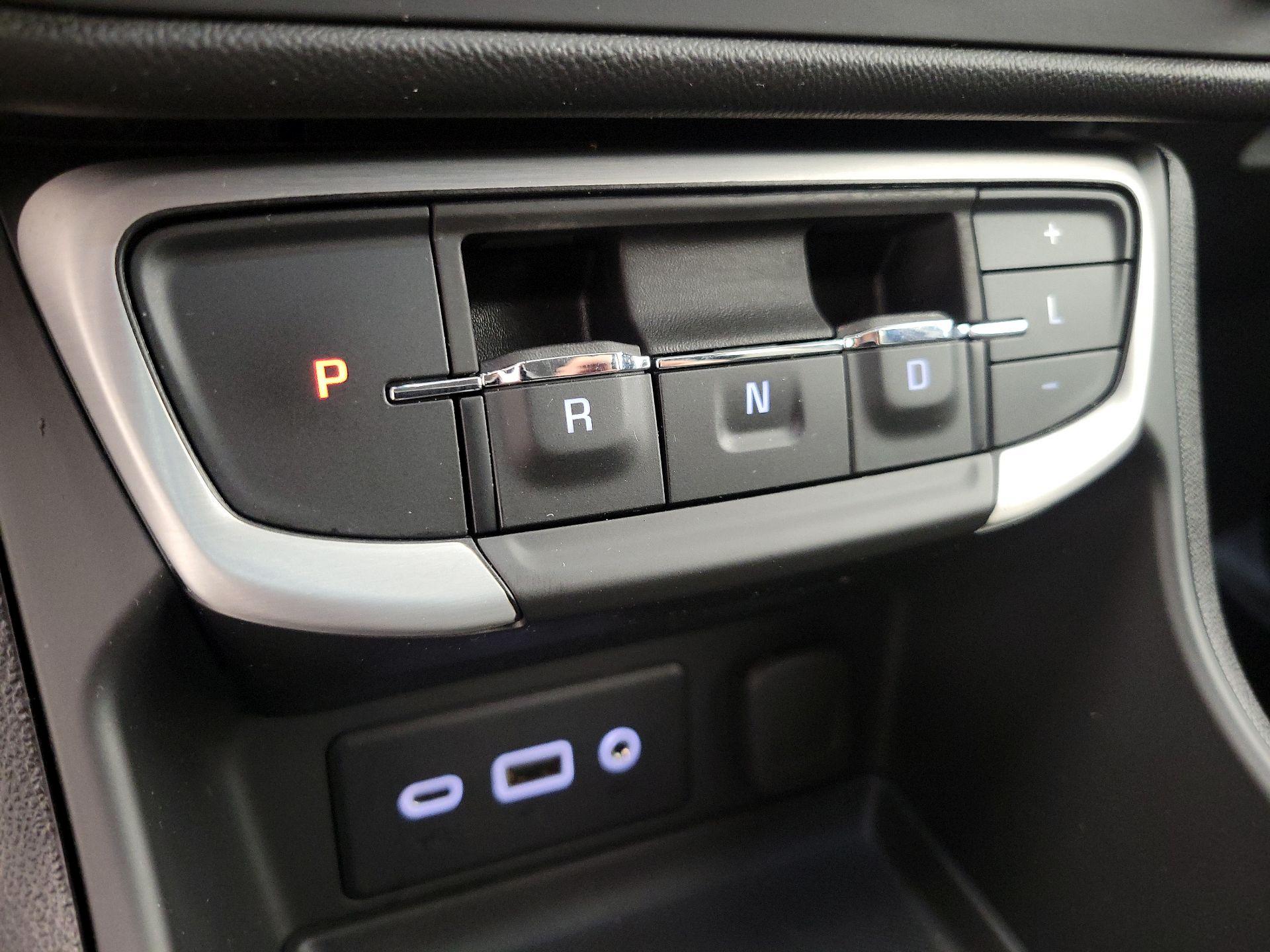 Thumbnail: 2022 GMC Terrain - 17