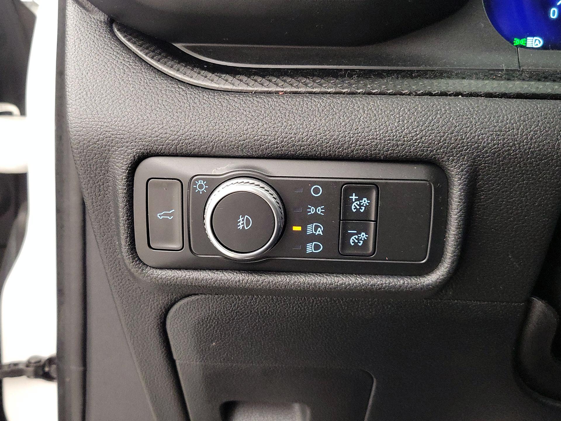 Thumbnail: 2020 Ford Explorer - 13