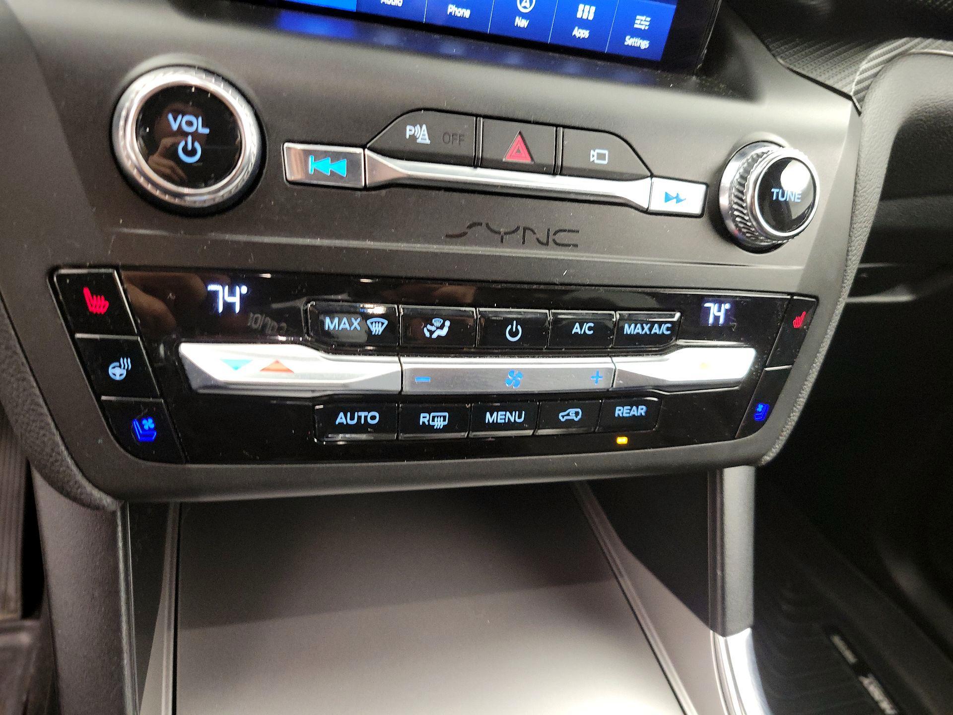 Thumbnail: 2020 Ford Explorer - 17