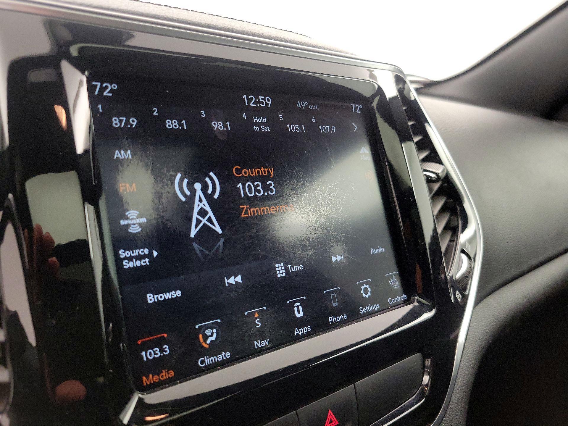 Thumbnail: 2020 Jeep Cherokee - 16