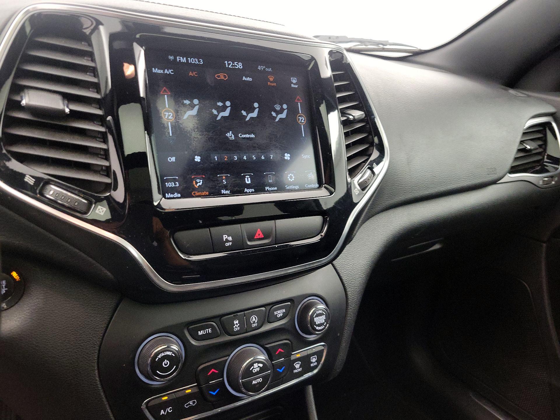 Thumbnail: 2020 Jeep Cherokee - 17