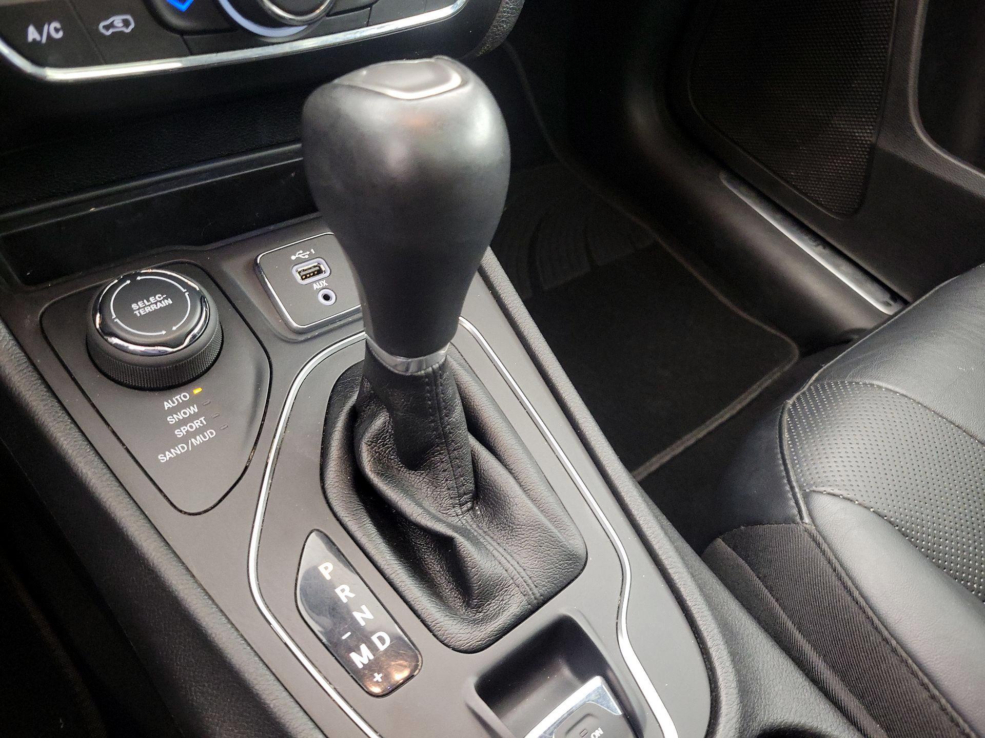 Thumbnail: 2020 Jeep Cherokee - 18