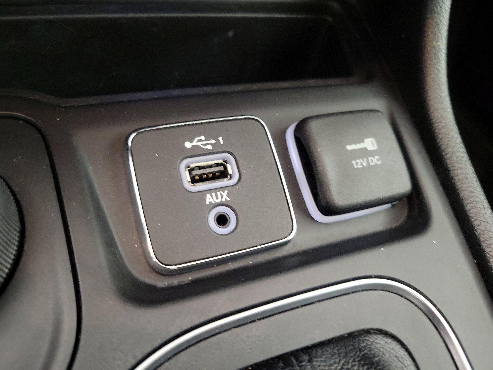 Thumbnail: 2020 Jeep Cherokee - 19