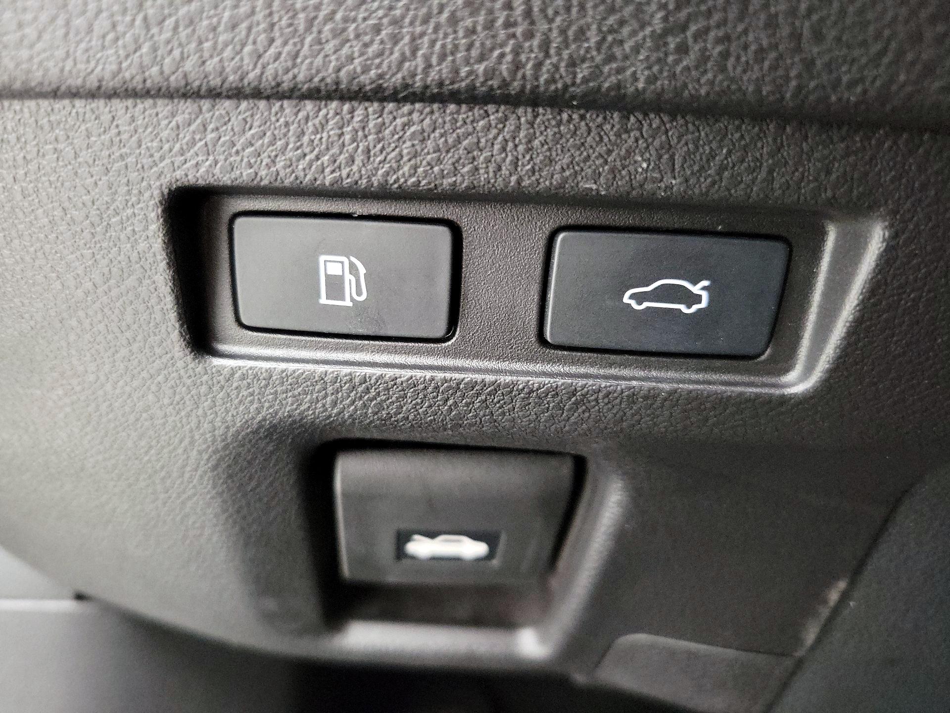 Thumbnail: 2022 Lexus ES - 13