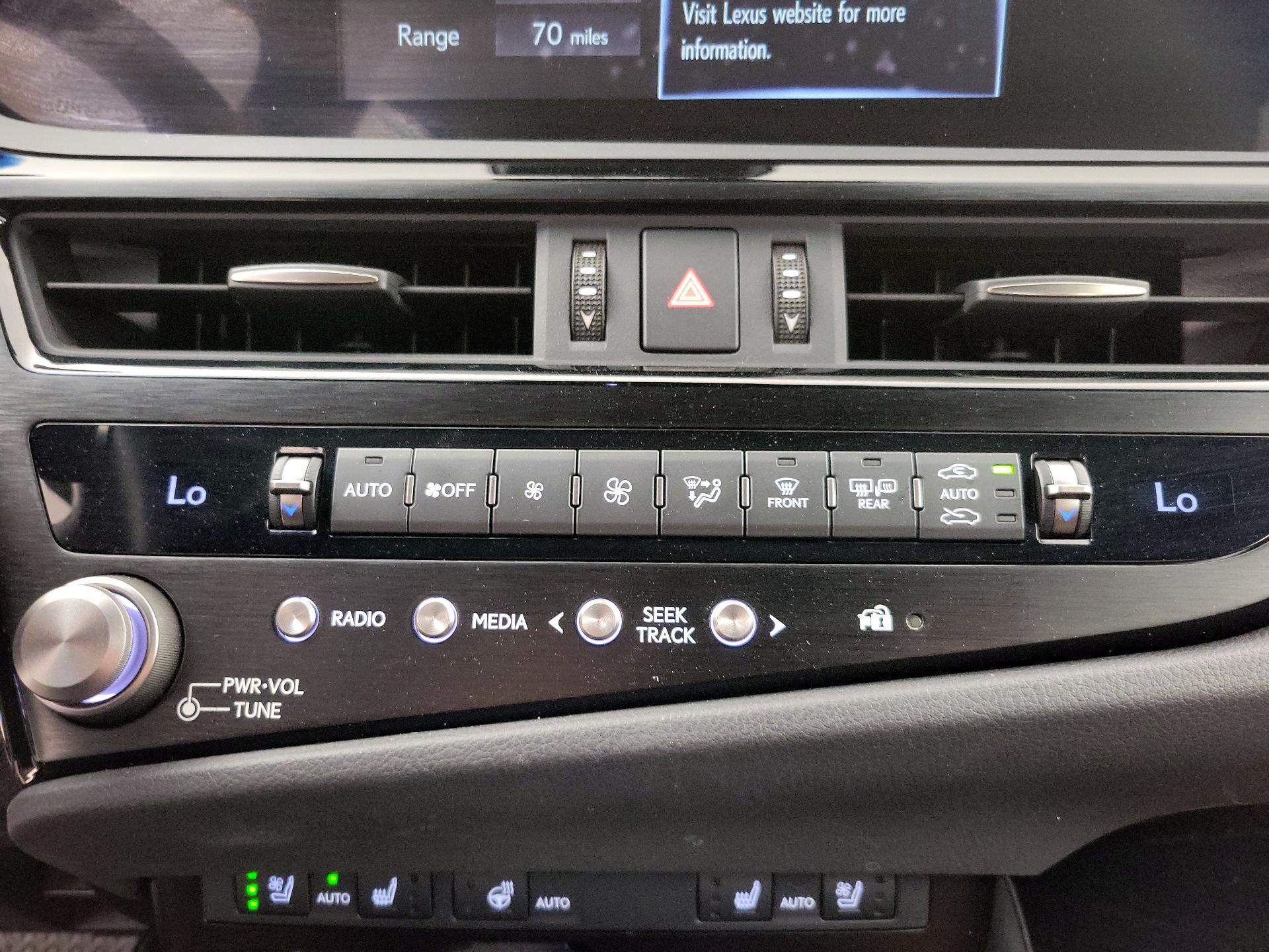 Thumbnail: 2022 Lexus ES - 16