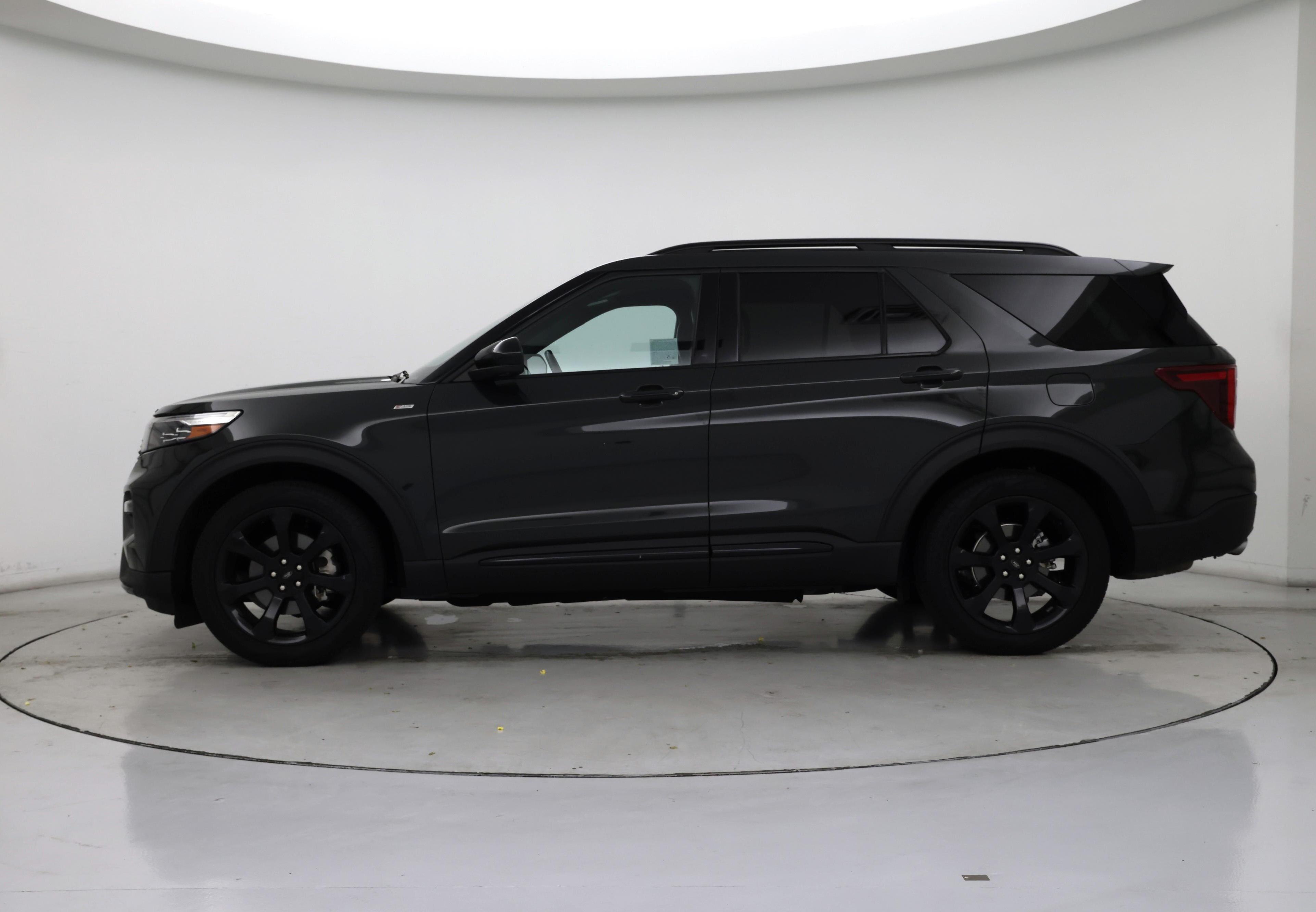 Thumbnail: 2022 Ford Explorer - 3