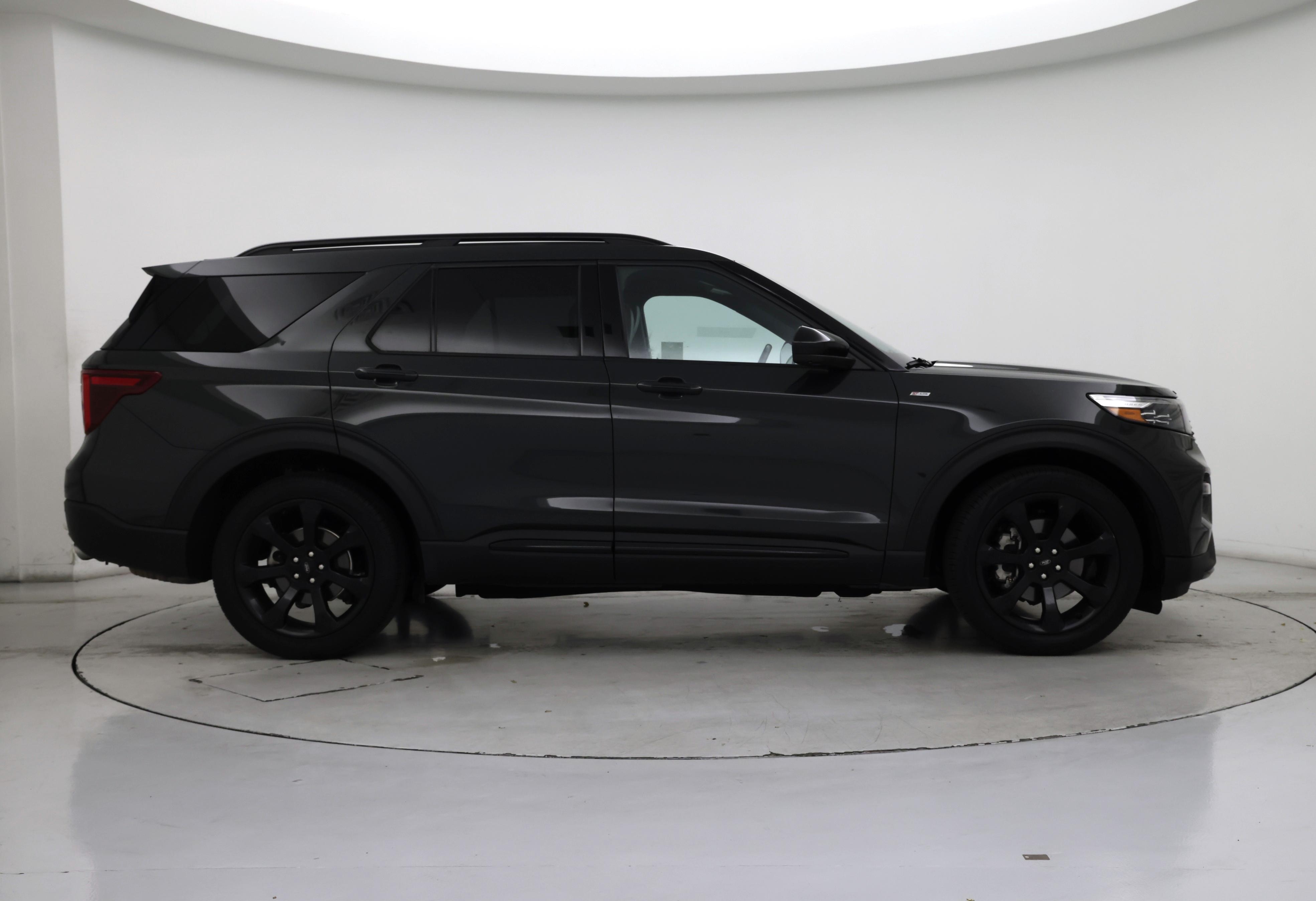 Thumbnail: 2022 Ford Explorer - 7