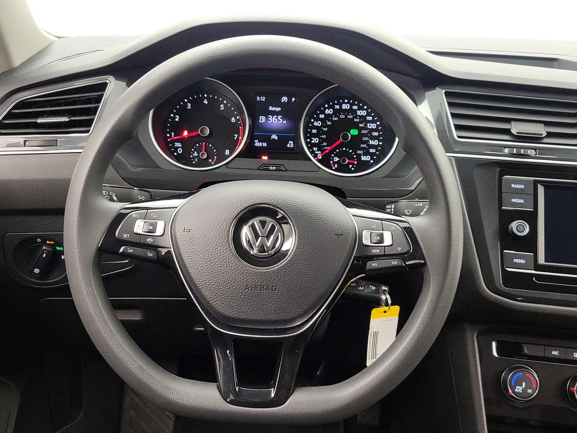 Thumbnail: 2021 Volkswagen Tiguan - 10