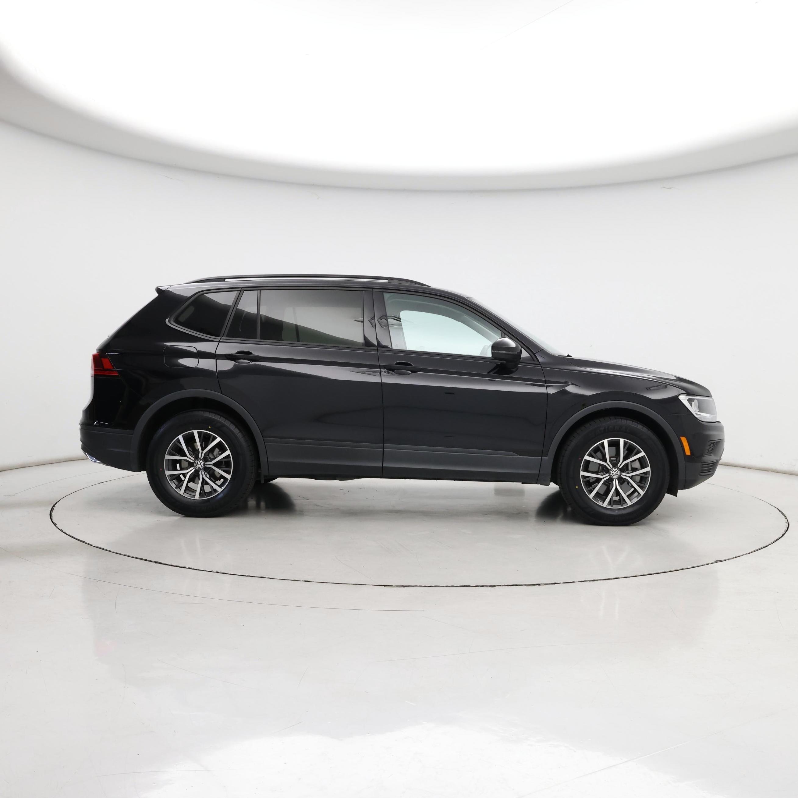 Thumbnail: 2021 Volkswagen Tiguan - 7