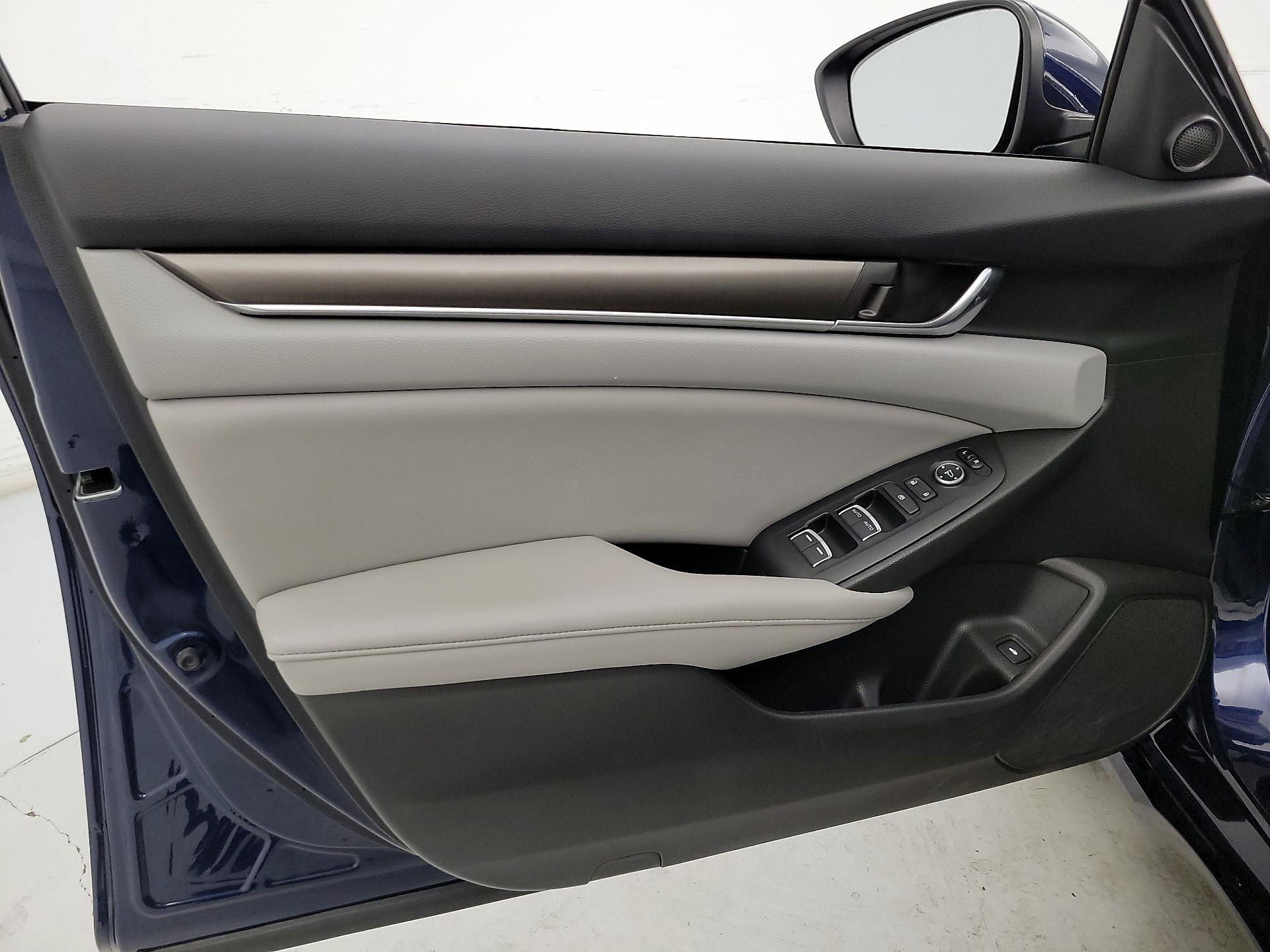 Thumbnail: 2019 Honda Accord - 12