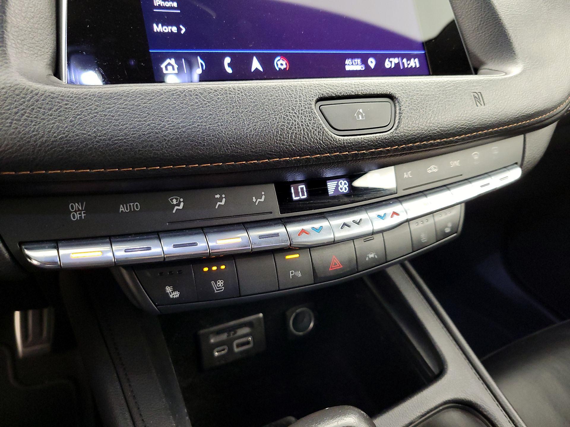 Thumbnail: 2019 Cadillac XT4 - 17