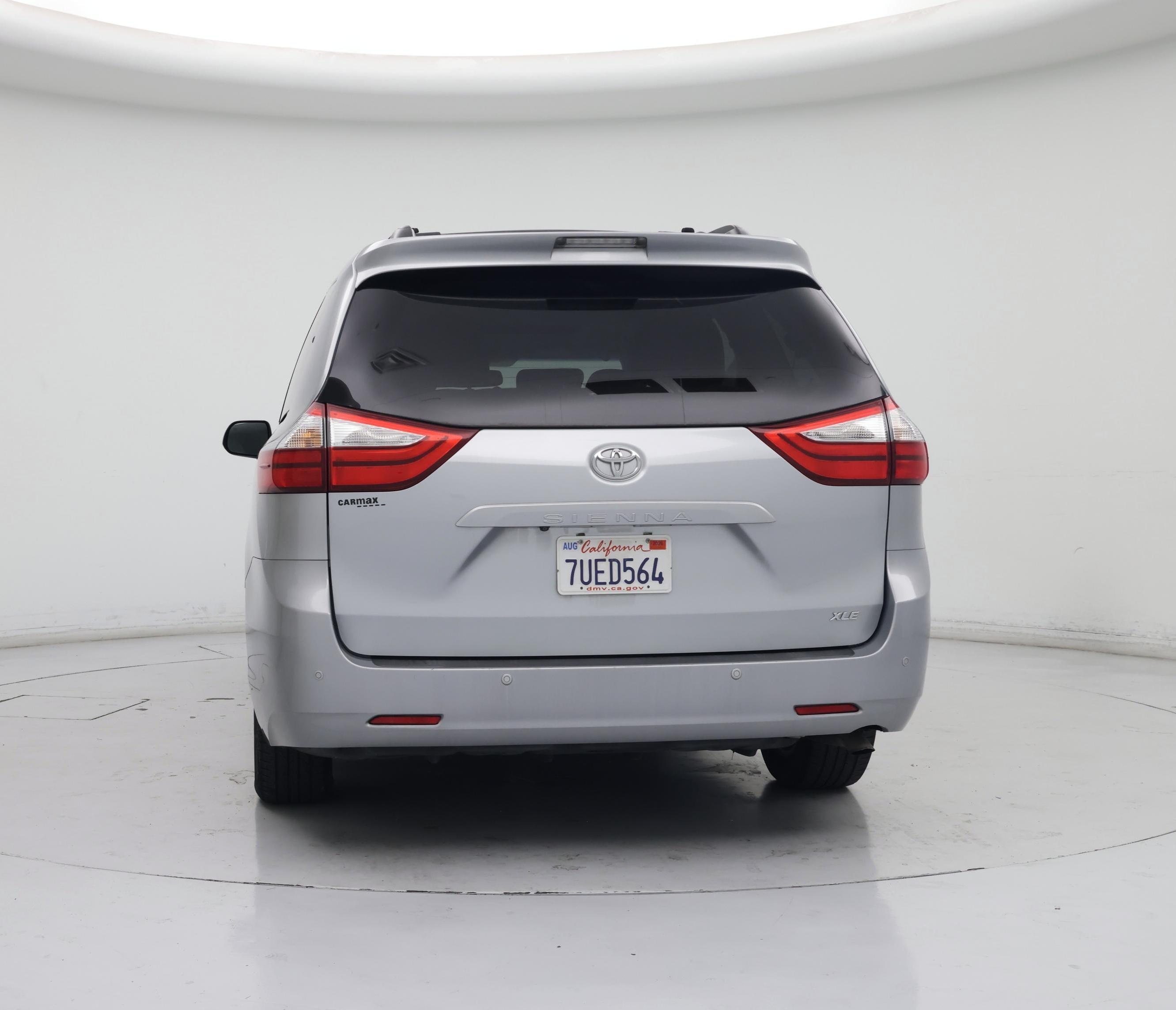 Thumbnail: 2016 Toyota Sienna - 6
