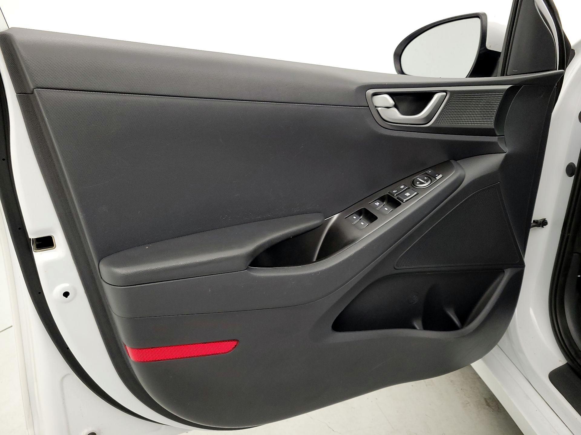 Thumbnail: 2020 Hyundai Ioniq - 12