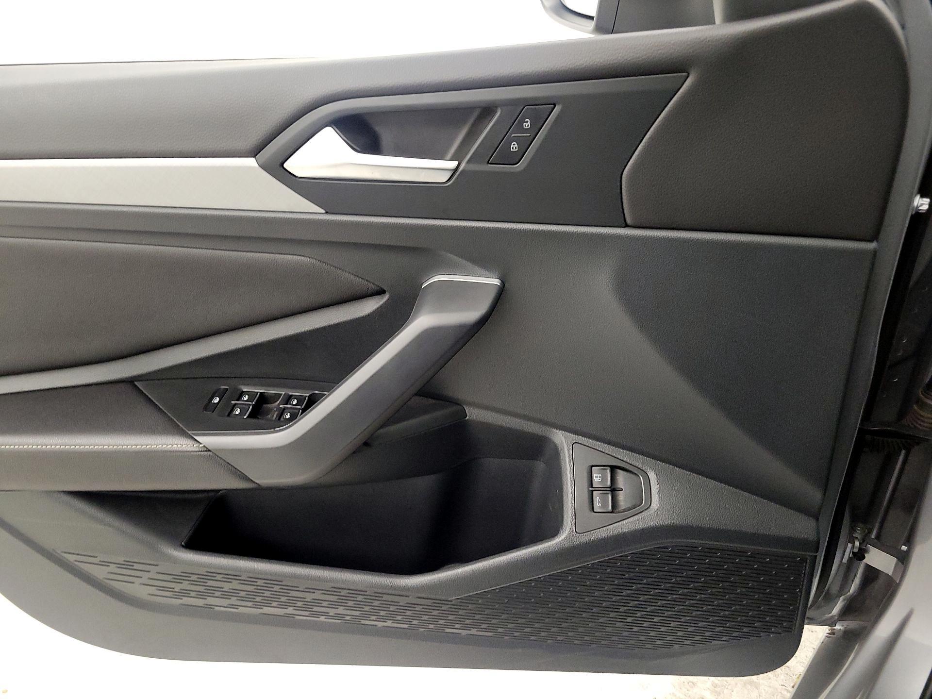 Thumbnail: 2023 Volkswagen Jetta - 12