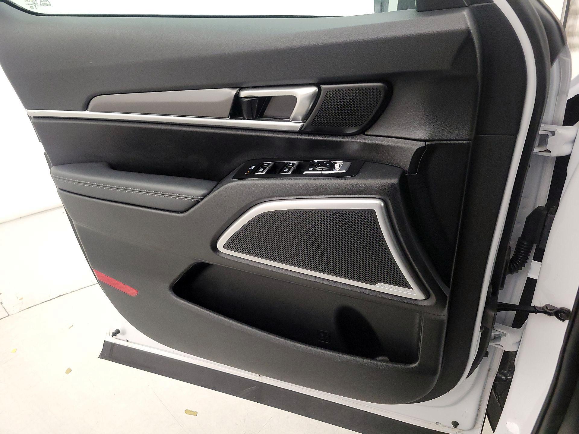 Thumbnail: 2023 Kia Telluride - 12