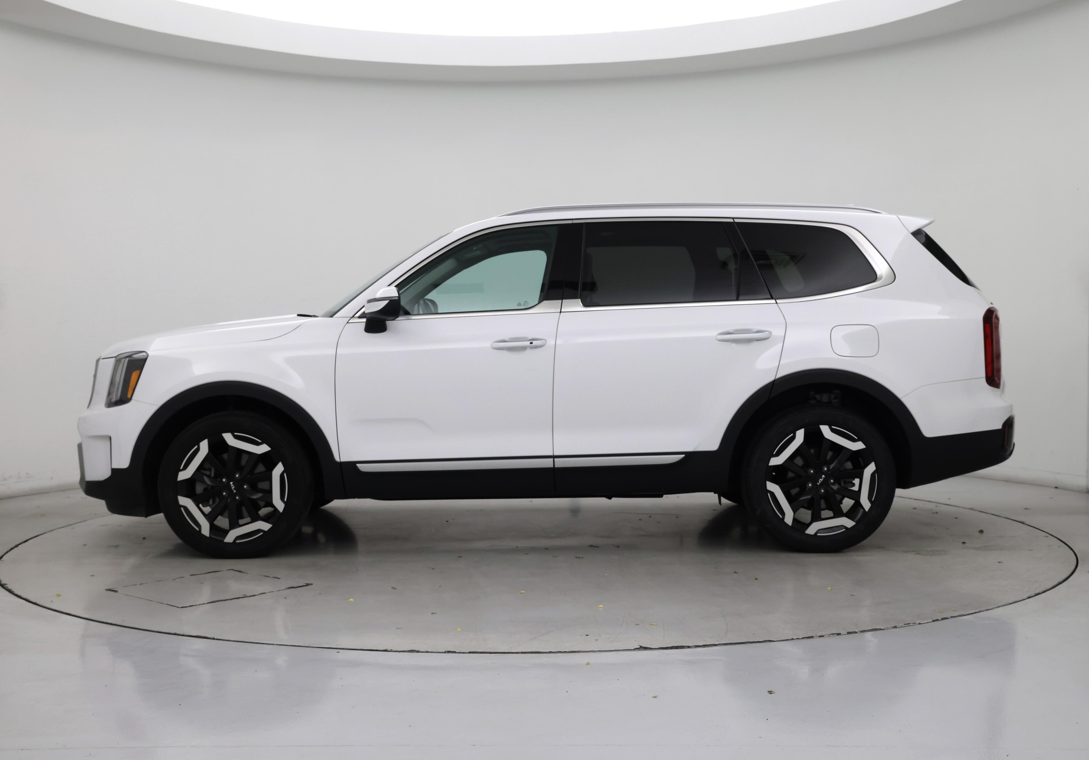 Thumbnail: 2023 Kia Telluride - 3