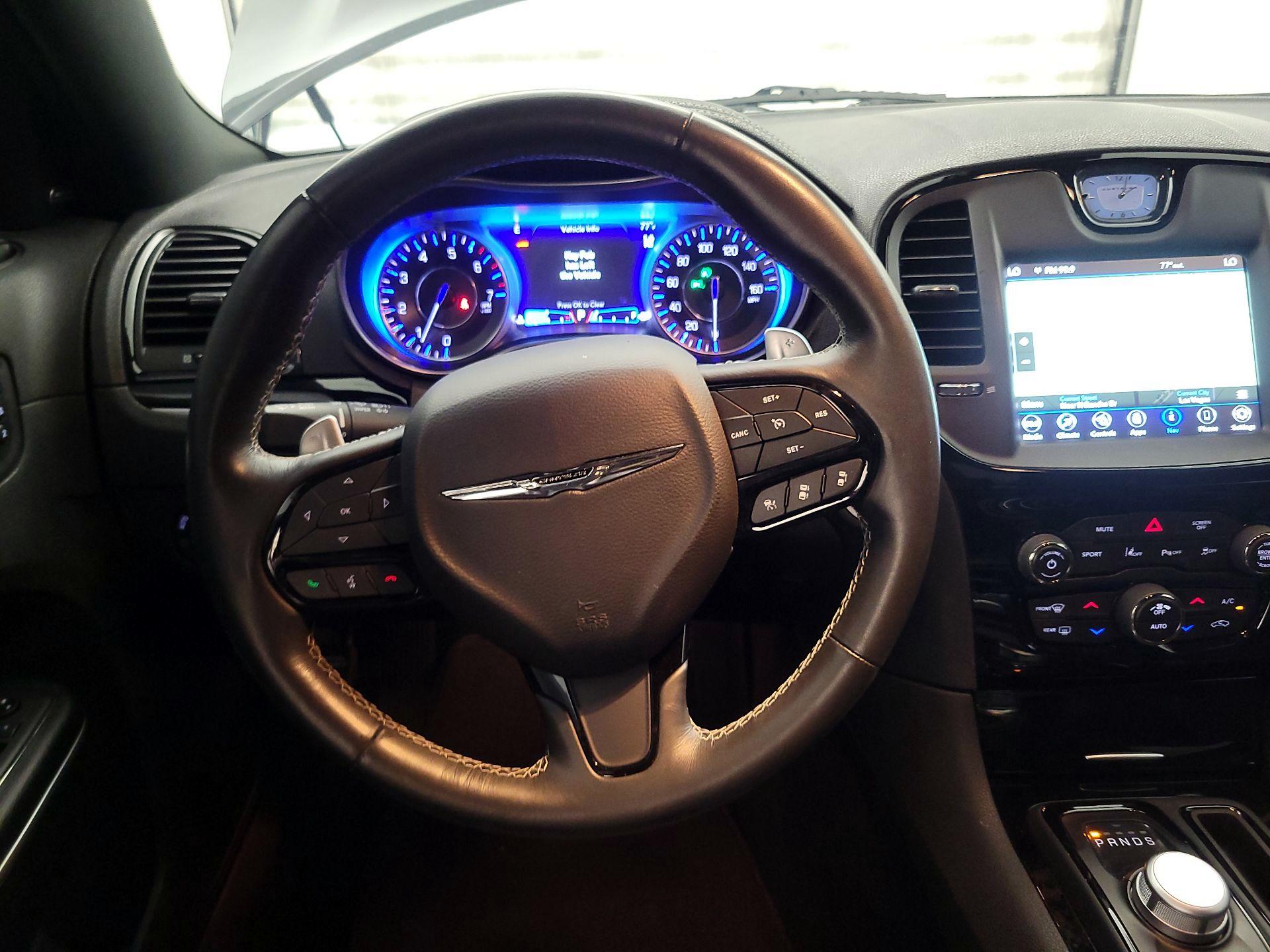 Thumbnail: 2021 Chrysler 300 - 10