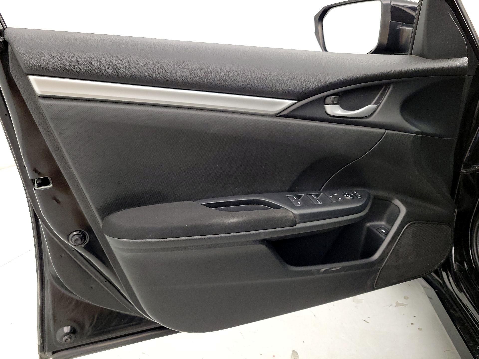 Thumbnail: 2016 Honda Civic - 12