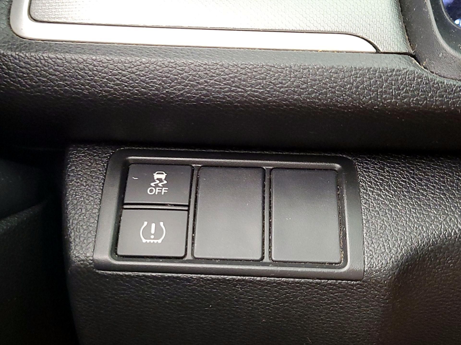 Thumbnail: 2016 Honda Civic - 13