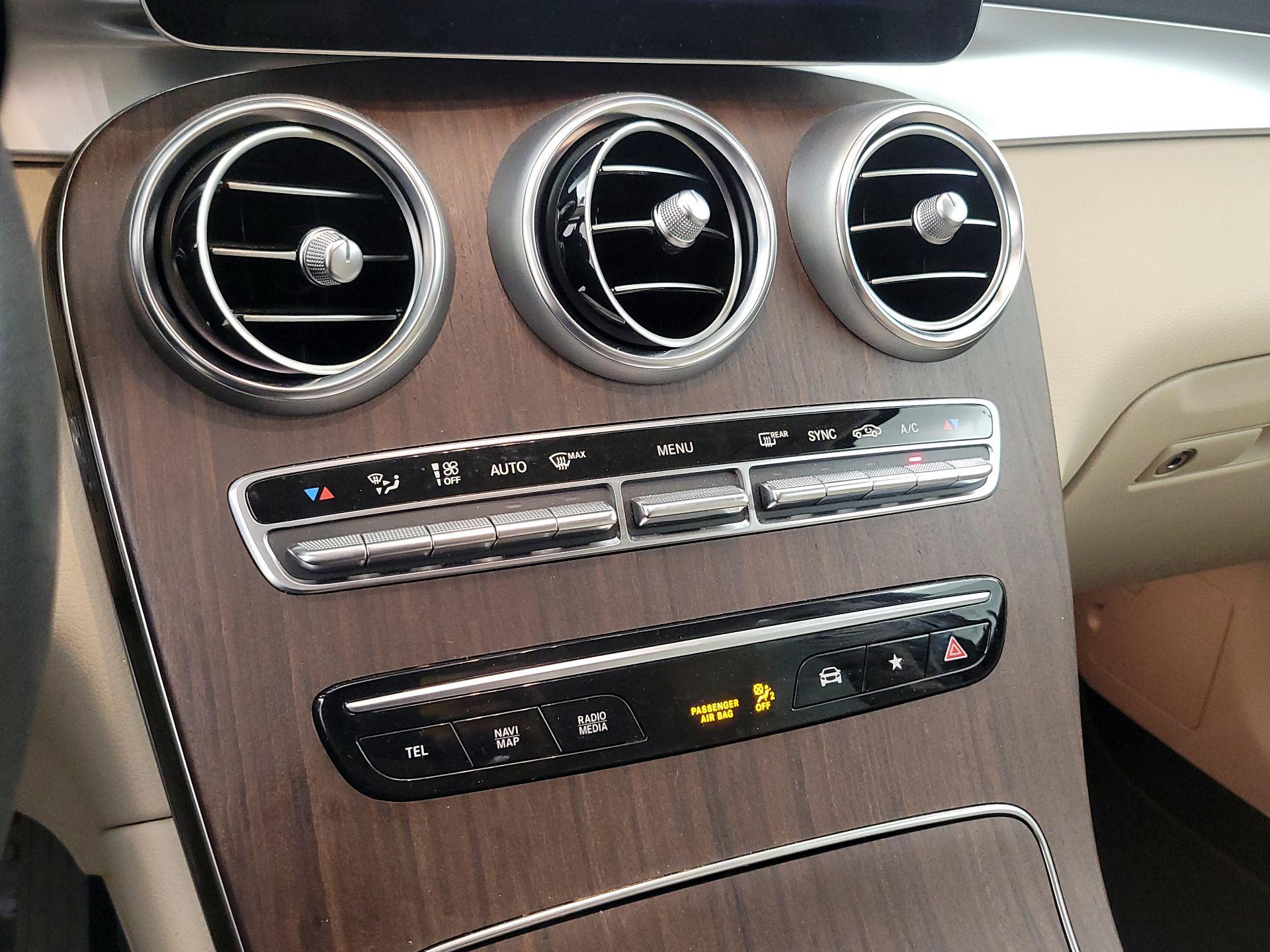 Thumbnail: 2022 Mercedes-Benz GLC - 16