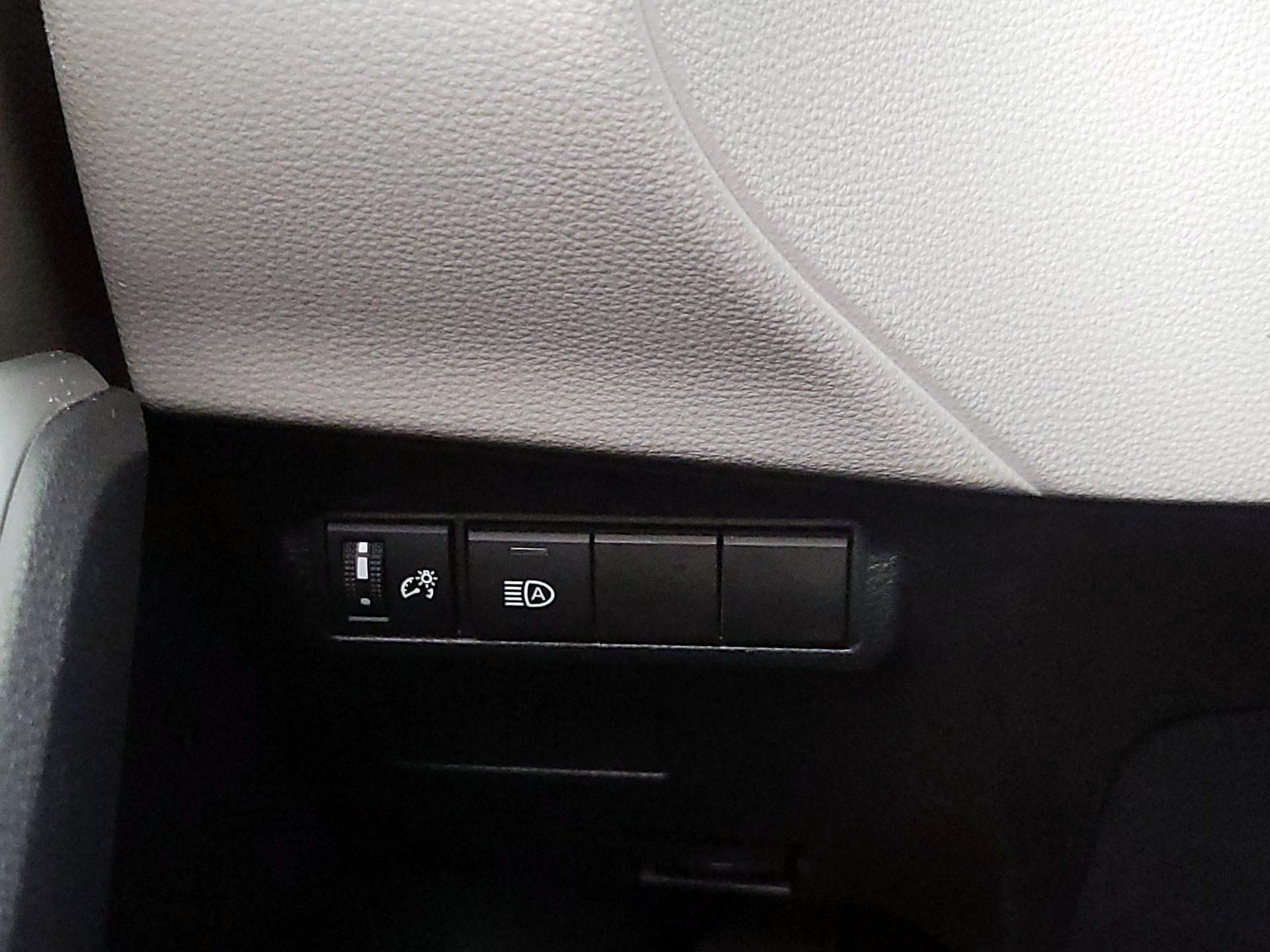 Thumbnail: 2022 Toyota Corolla Cross - 13