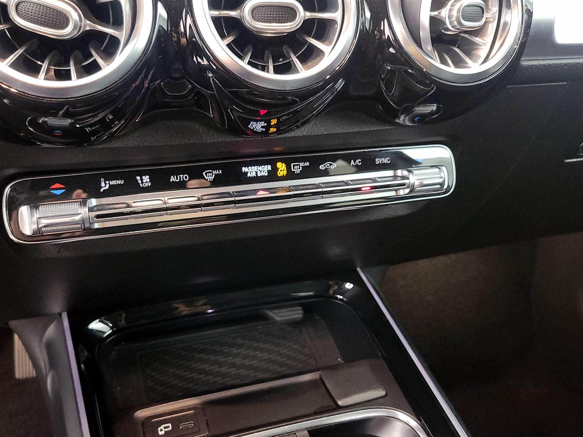 Thumbnail: 2021 Mercedes-Benz GLB - 16