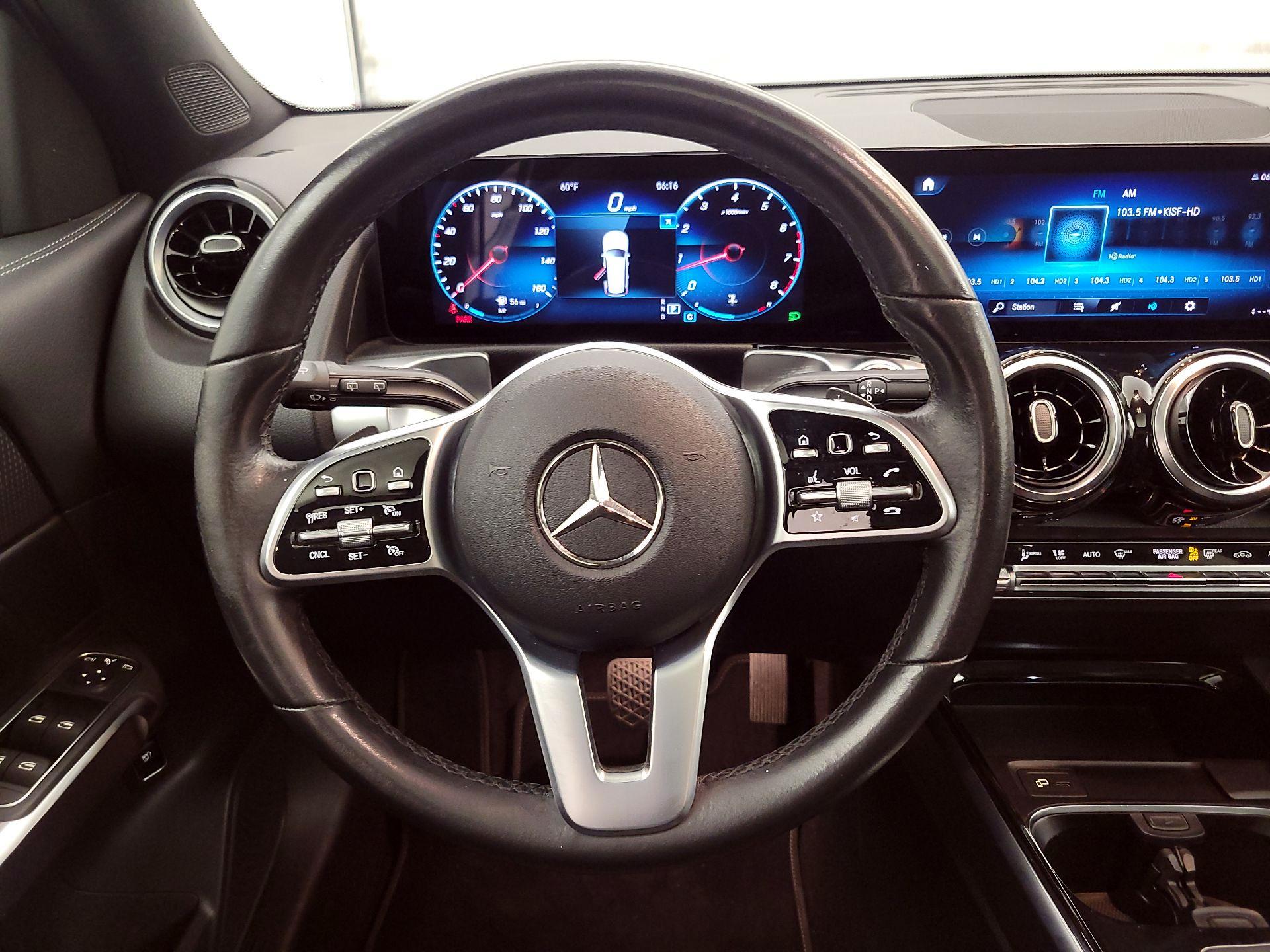 Thumbnail: 2022 Mercedes-Benz GLB - 10