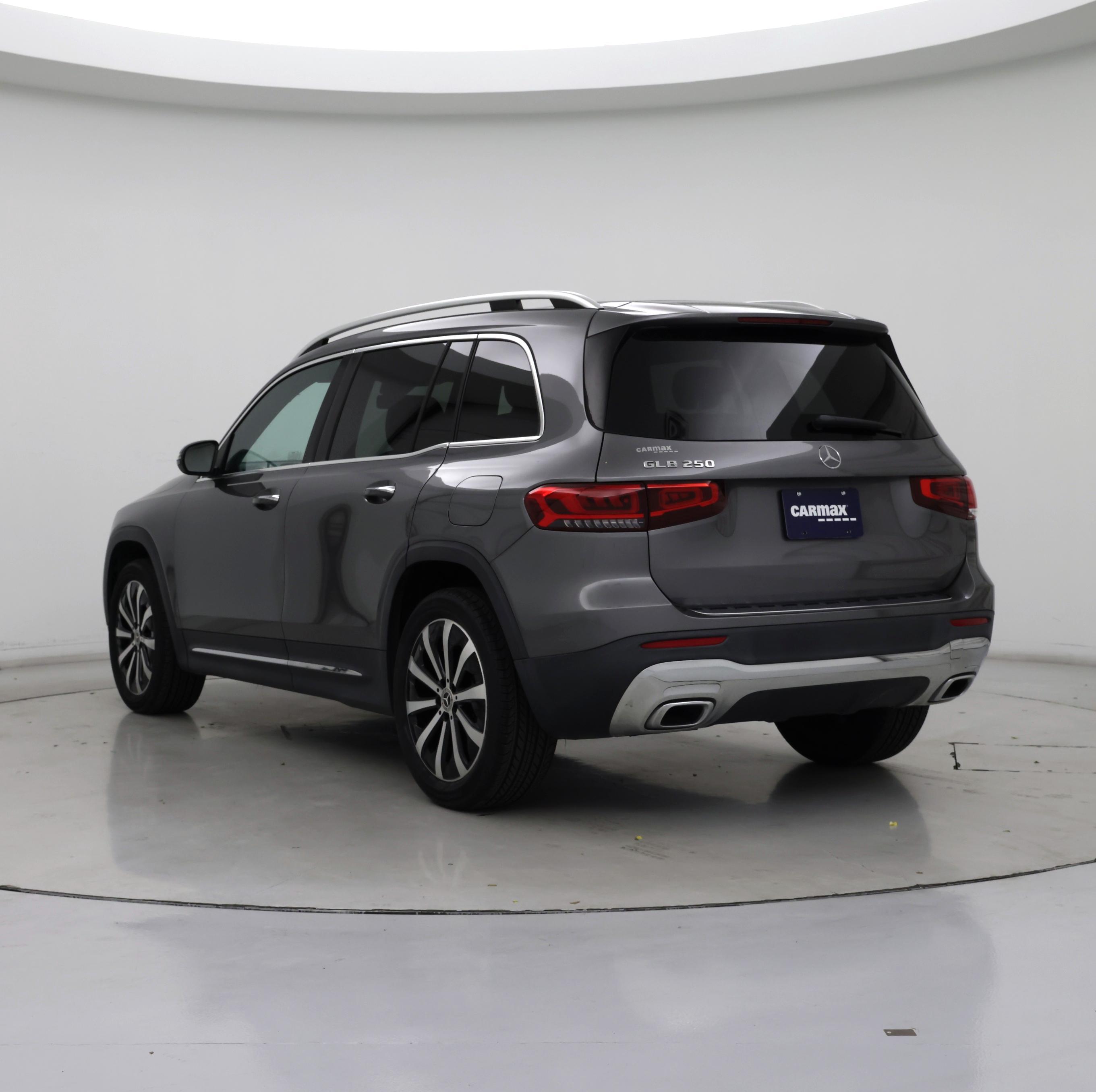 Thumbnail: 2022 Mercedes-Benz GLB - 2