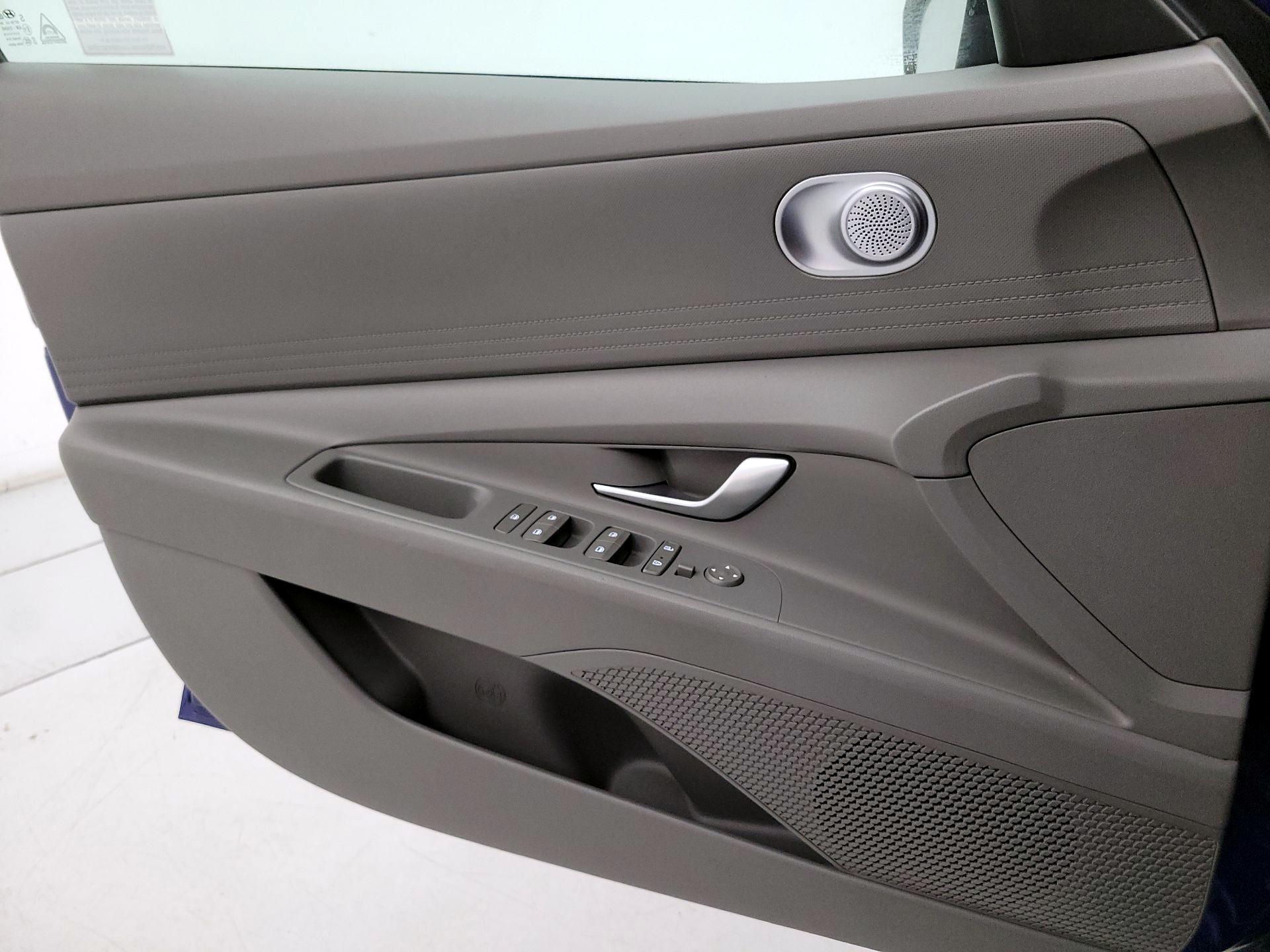 Thumbnail: 2023 Hyundai Elantra - 12