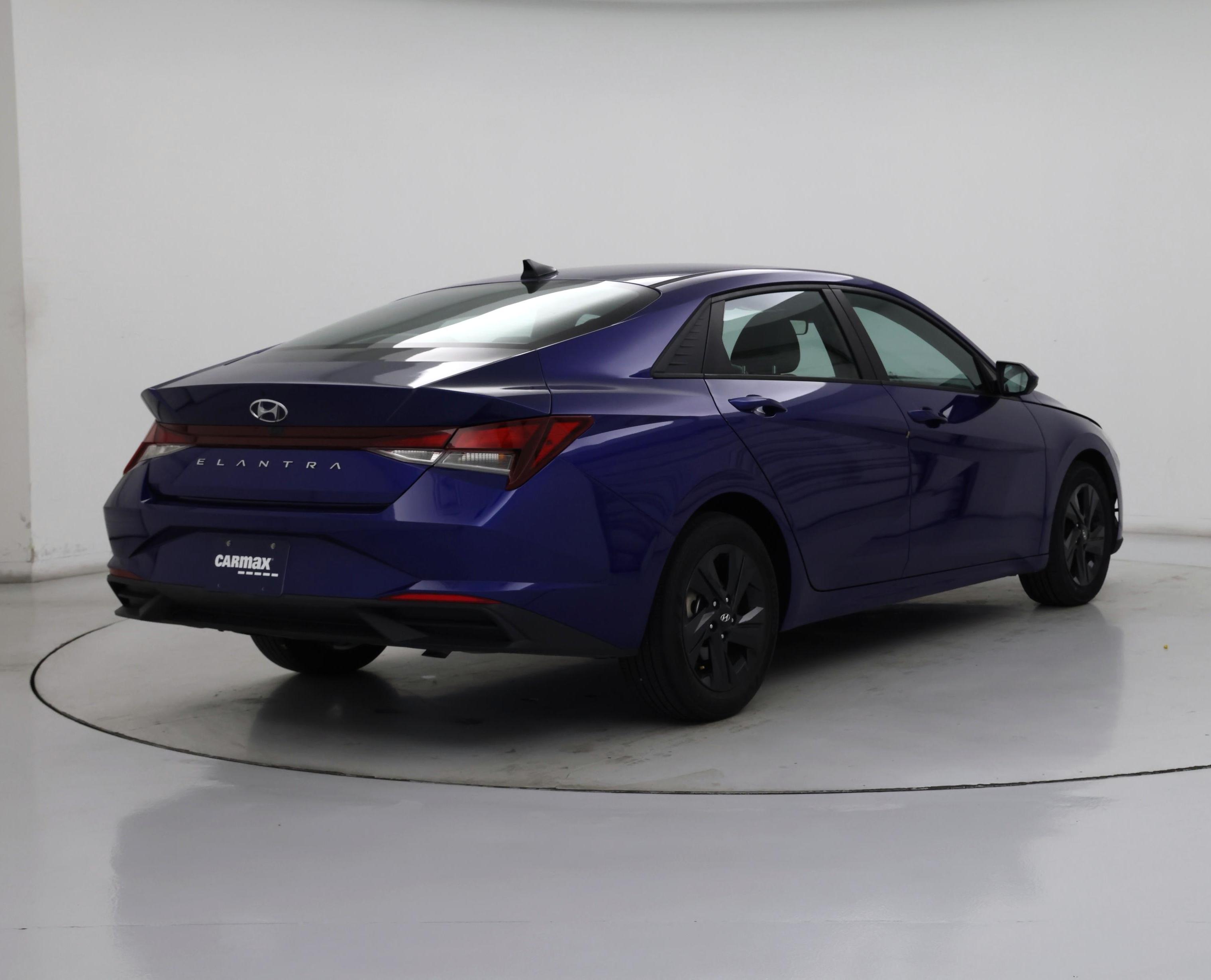 Thumbnail: 2023 Hyundai Elantra - 8