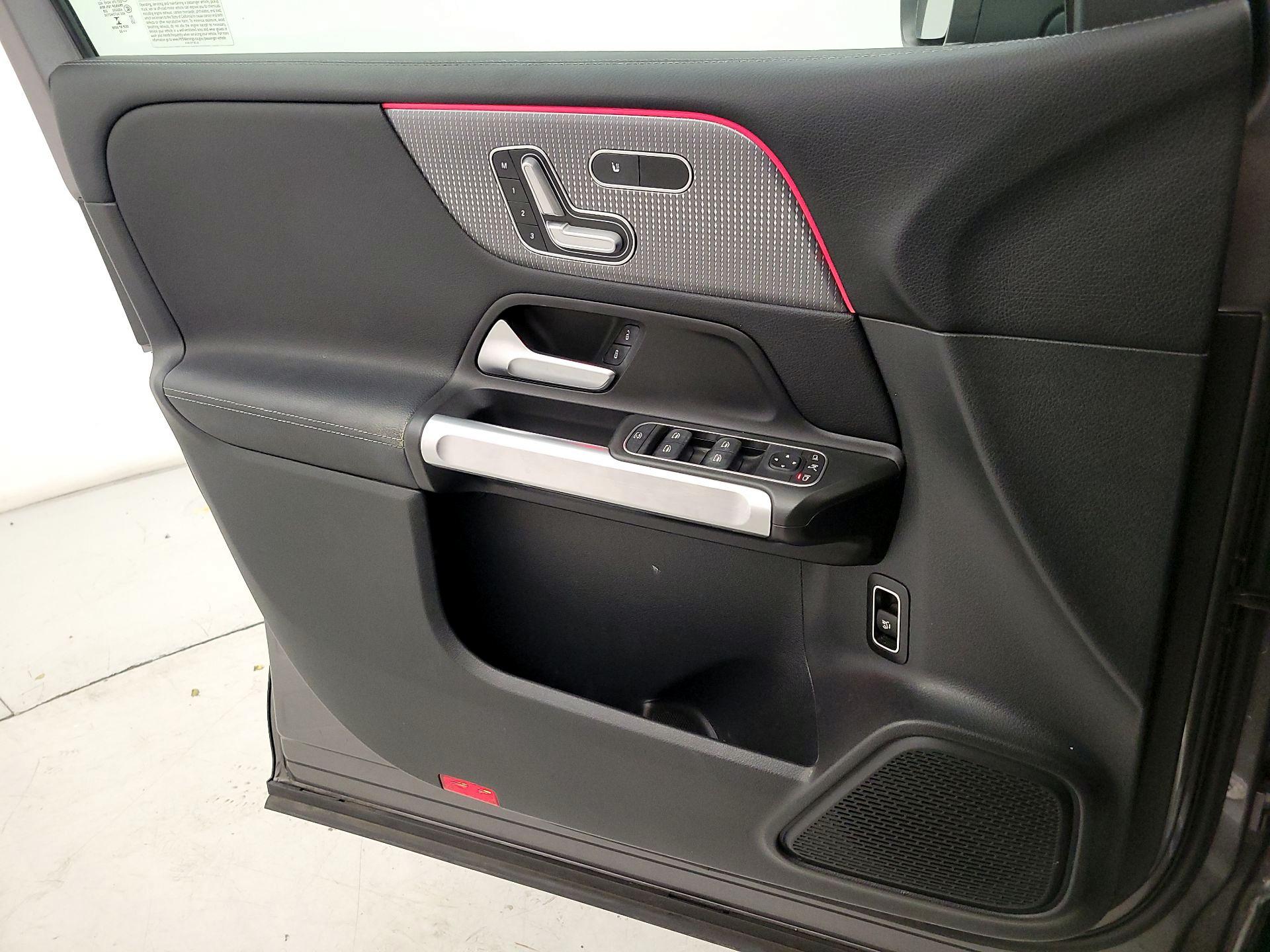 Thumbnail: 2022 Mercedes-Benz GLB - 12