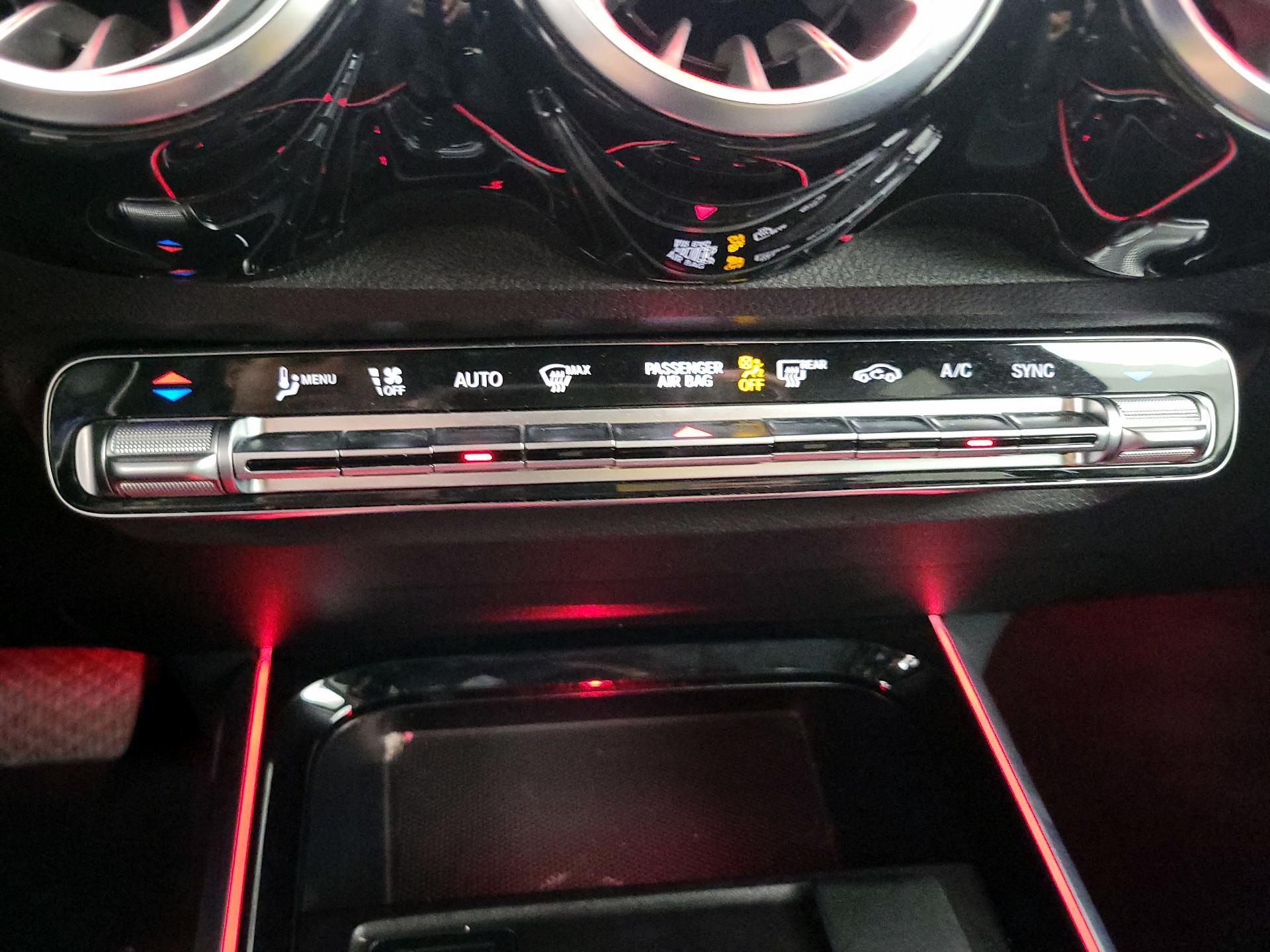 Thumbnail: 2022 Mercedes-Benz GLB - 17