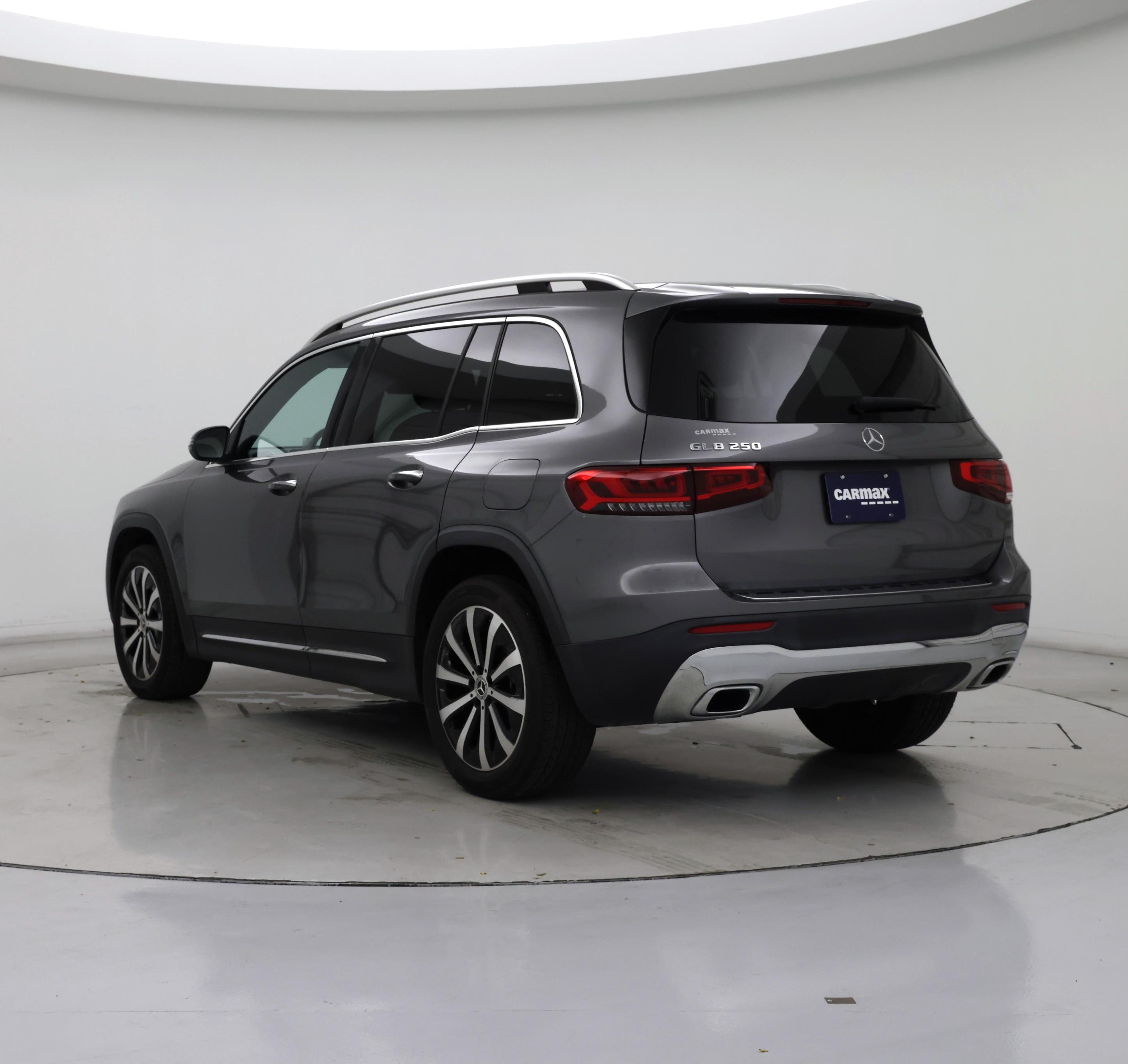 Thumbnail: 2022 Mercedes-Benz GLB - 2